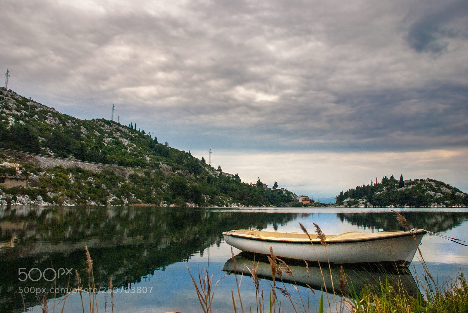 Nikon D80 sample photo. On the lake photography
