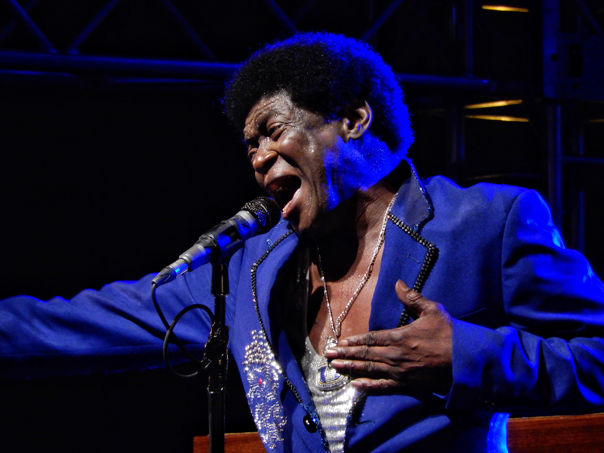 Nikon COOLPIX S9600 sample photo. Charles bradley performing in quebec city photography