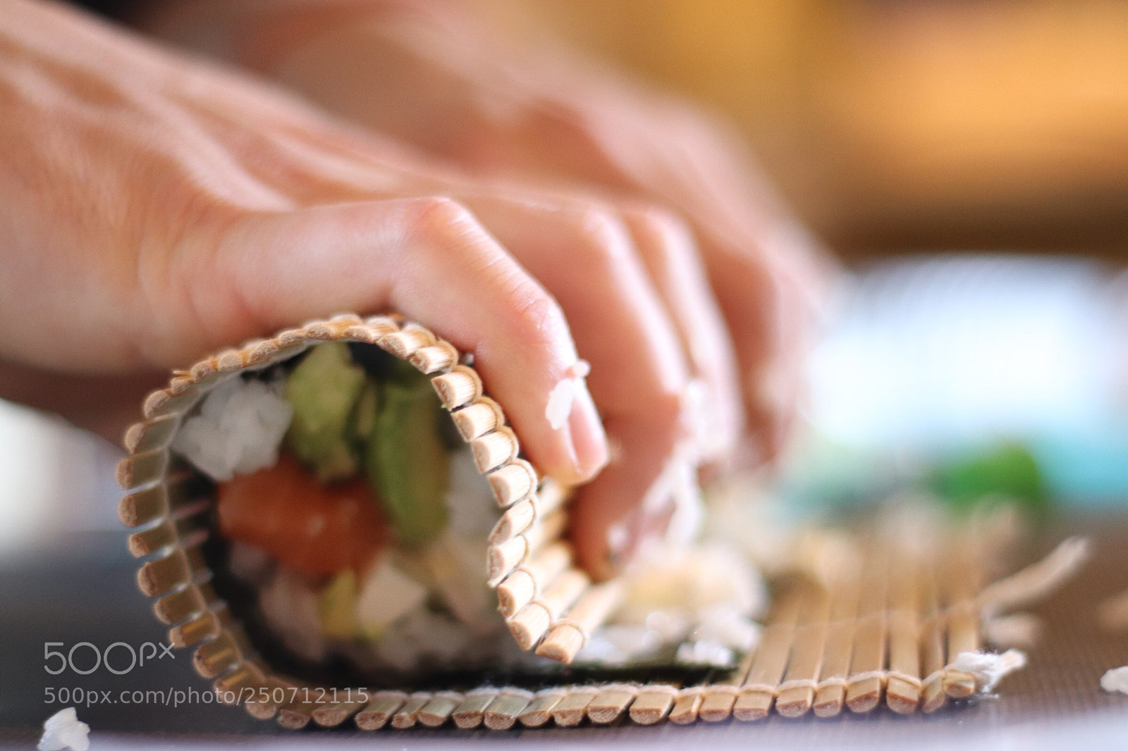 Canon EOS 200D (EOS Rebel SL2 / EOS Kiss X9) sample photo. Sushi making photography