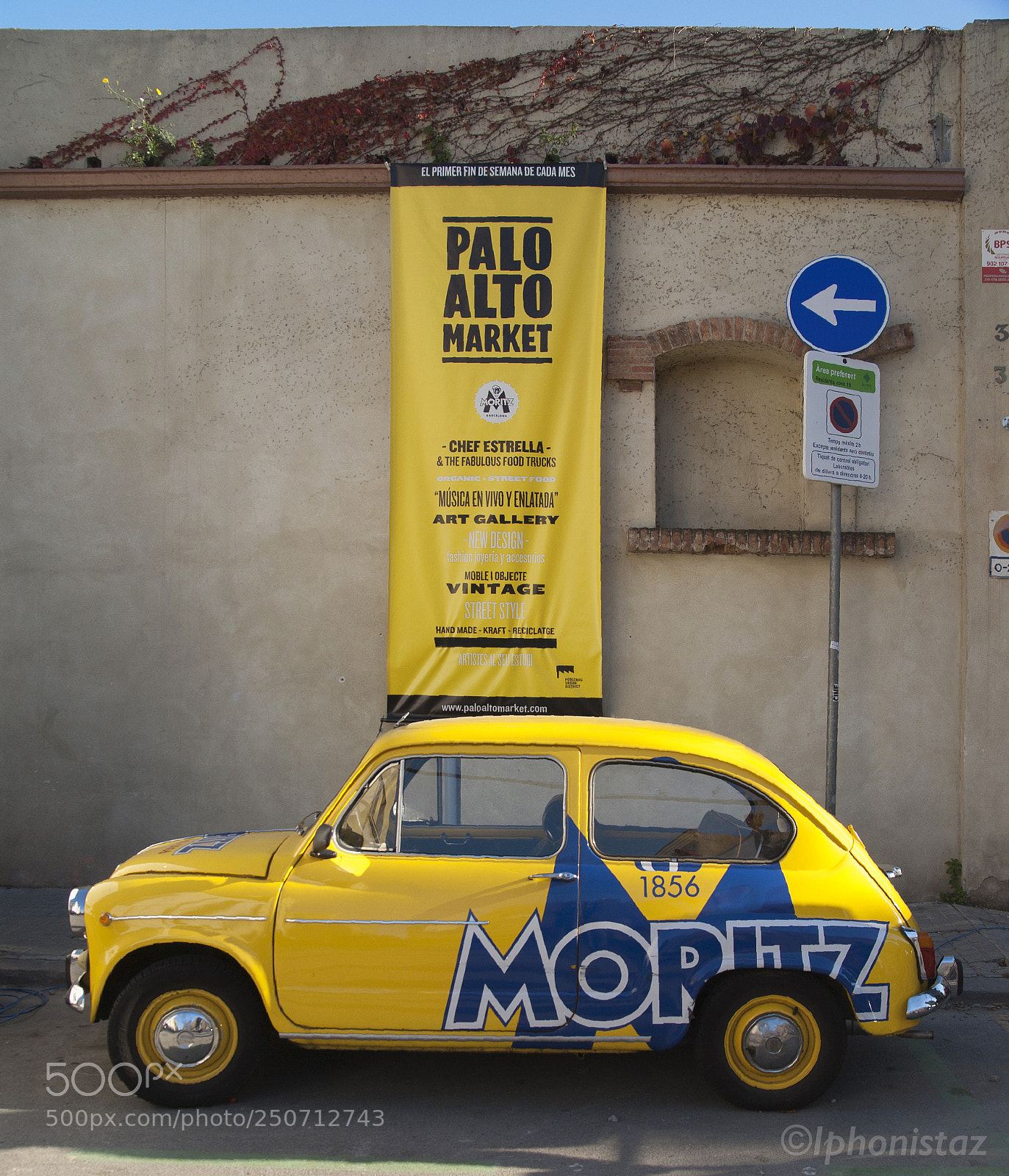 Pentax K10D sample photo. Yellow blue topolino photography