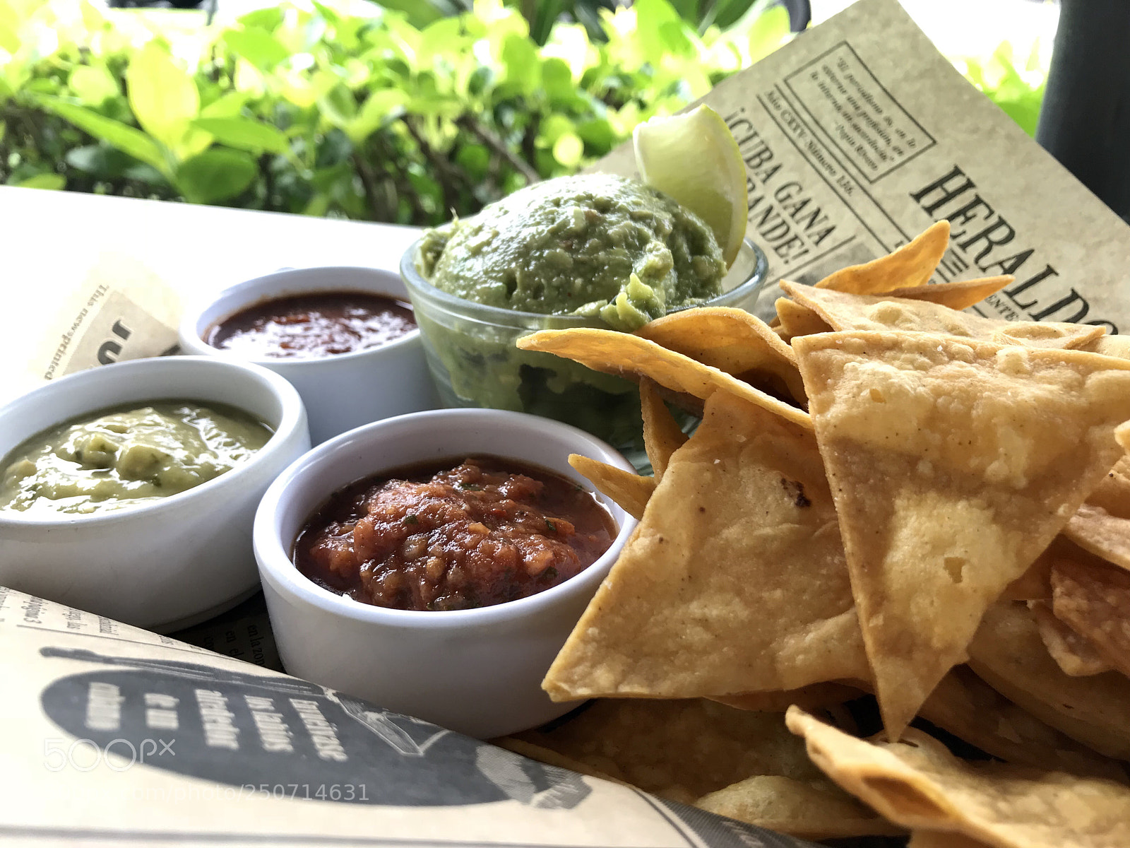 Apple iPhone 7 sample photo. Chips and salsas photography