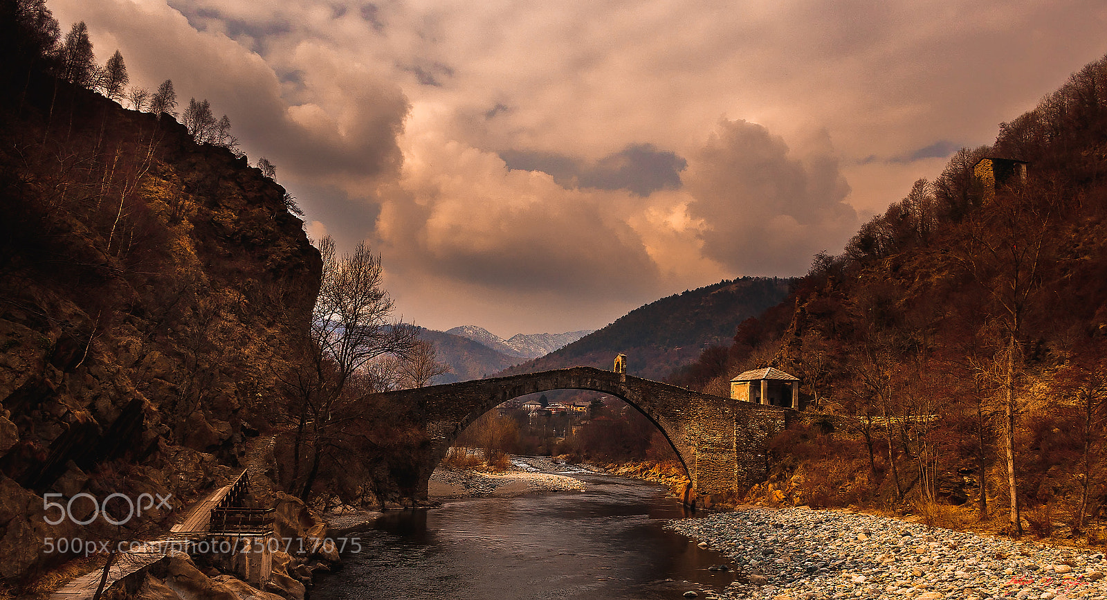 Canon EOS 77D (EOS 9000D / EOS 770D) sample photo. Devil's bridge photography