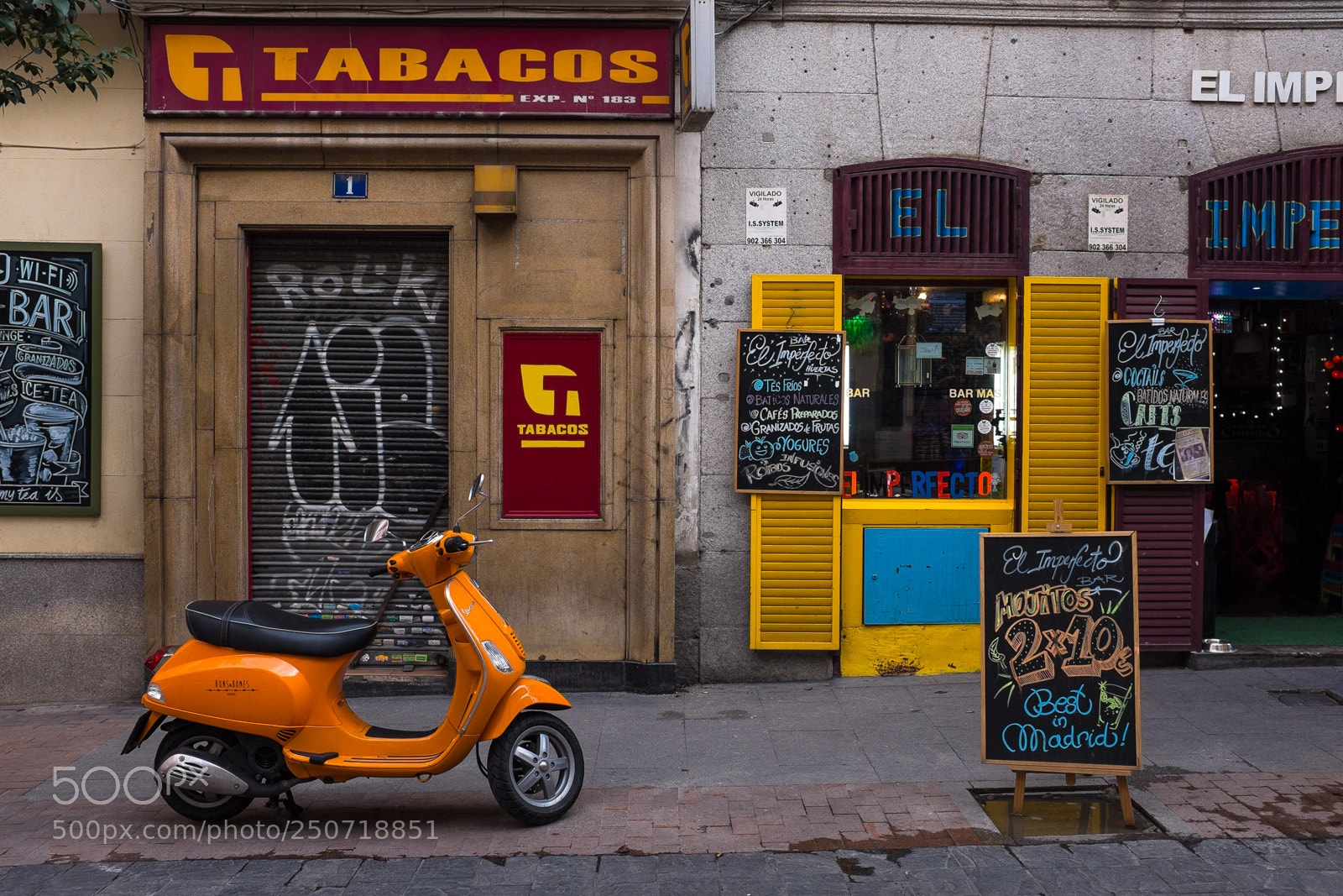 Fujifilm X100T sample photo. Colorful_madrid photography
