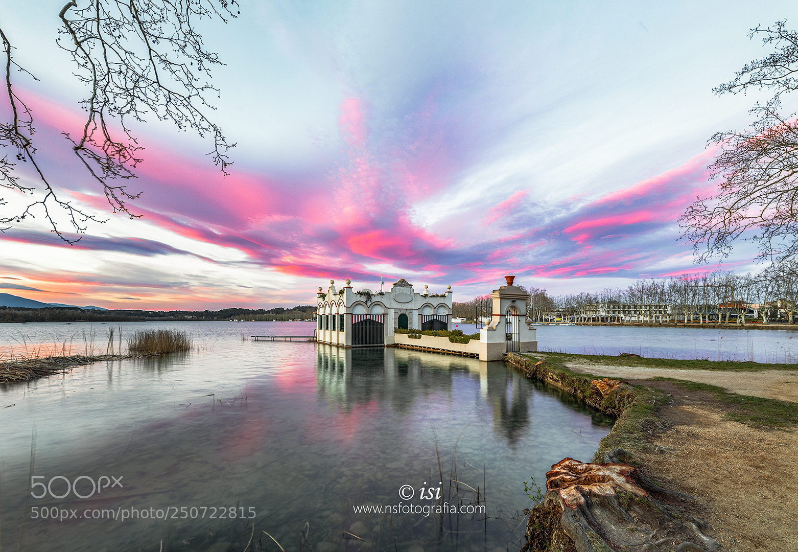 Canon EOS 5D Mark II sample photo. Pesquera al atardecer lago photography