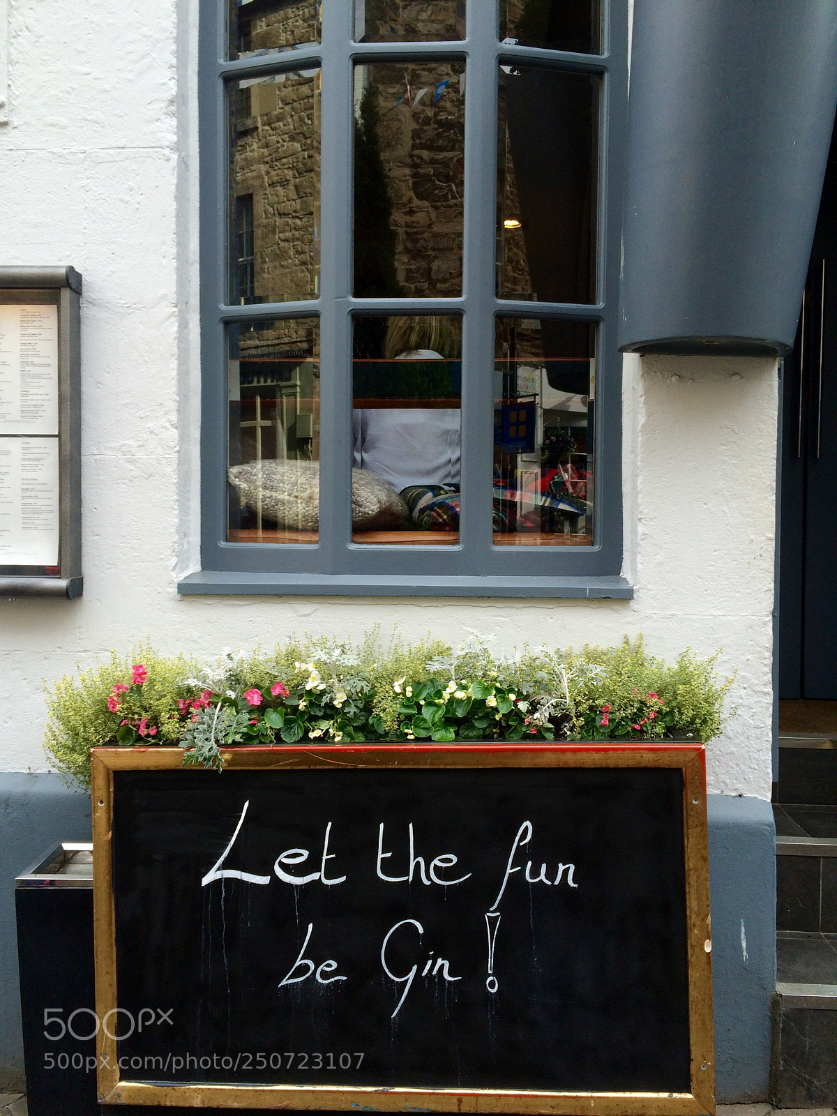 Apple iPhone 5s sample photo. Pub signage photography