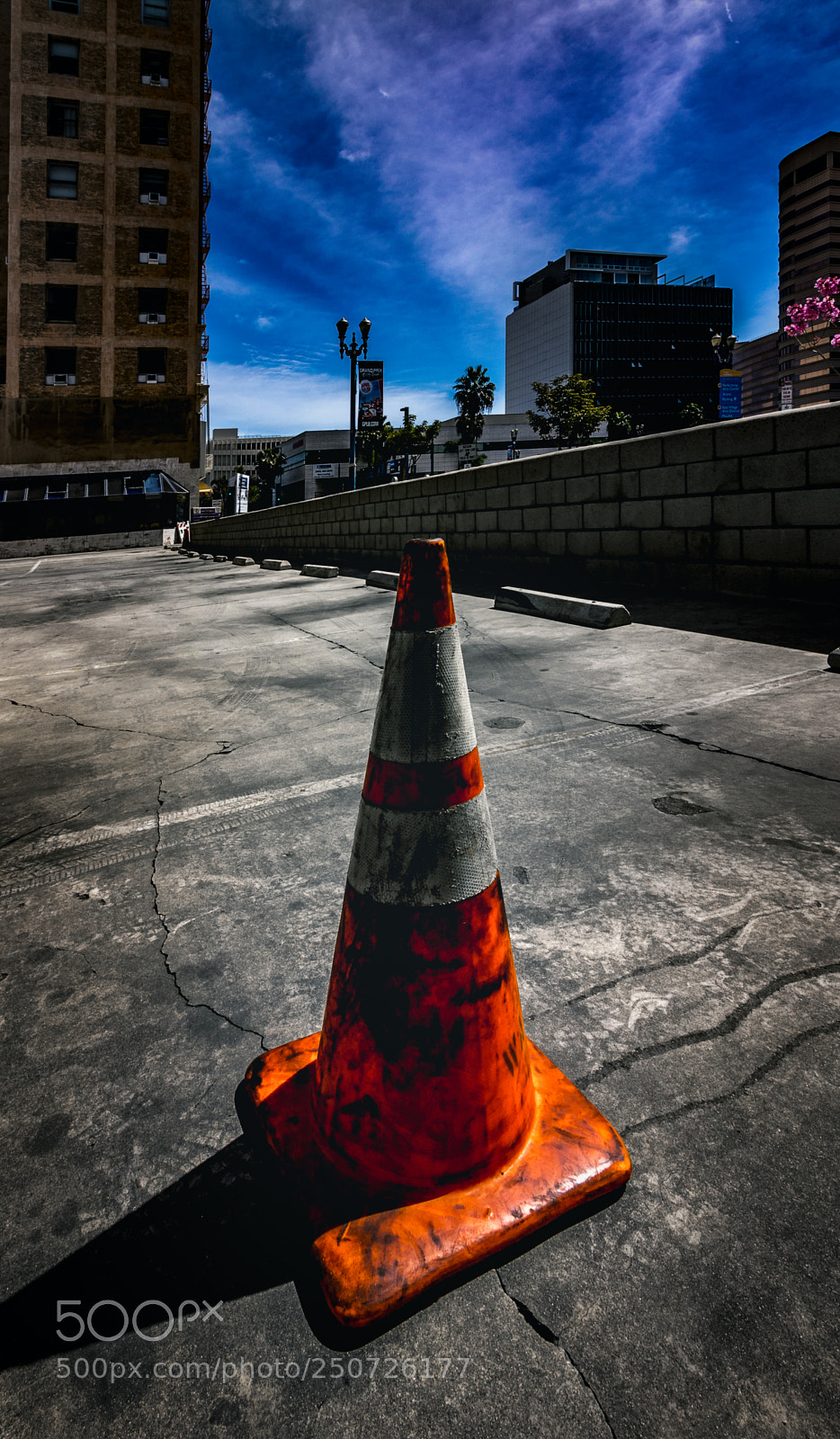 Canon EOS 750D (EOS Rebel T6i / EOS Kiss X8i) sample photo. The cone photography