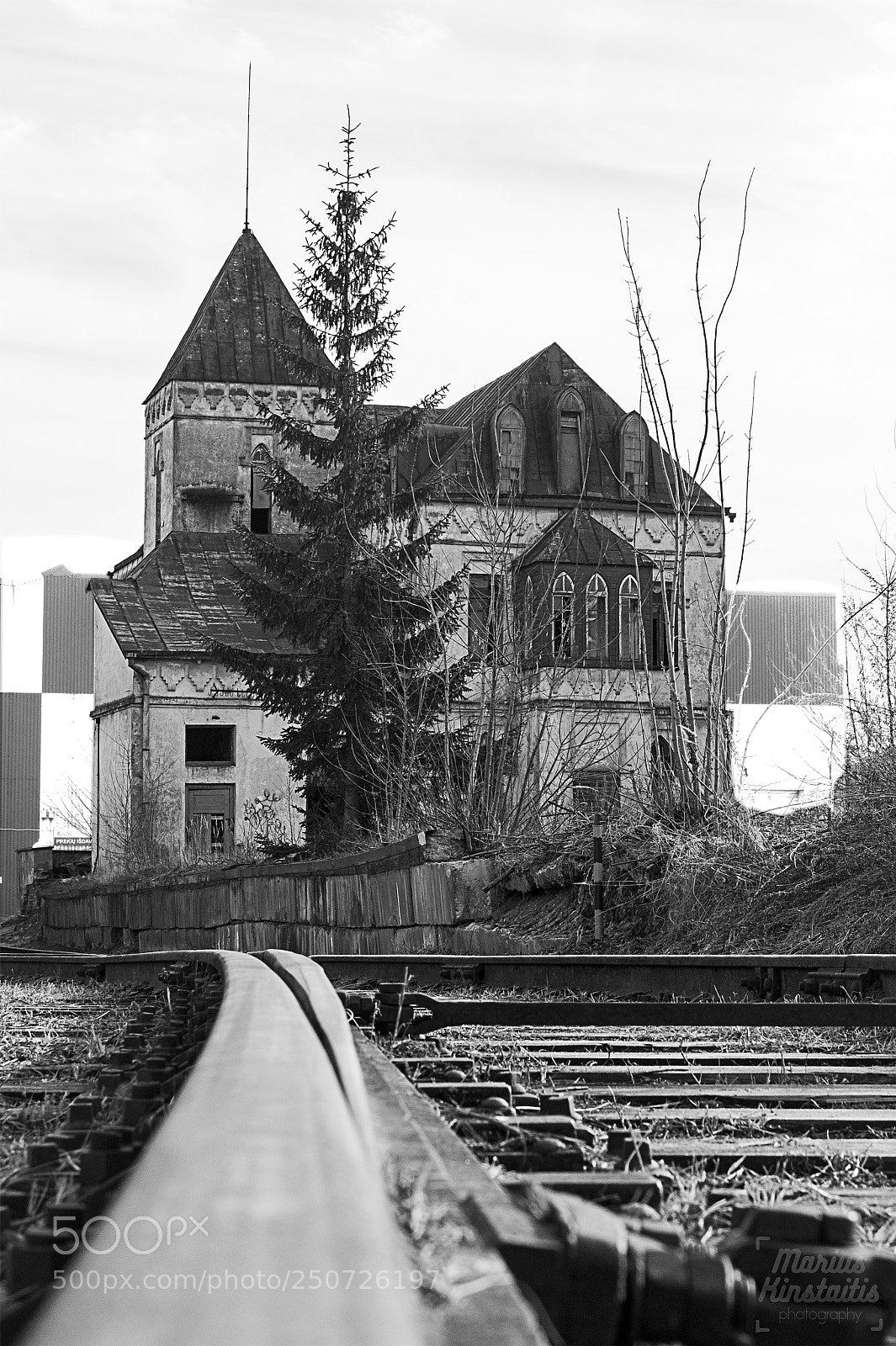 Sony SLT-A58 sample photo. Home by the rails photography