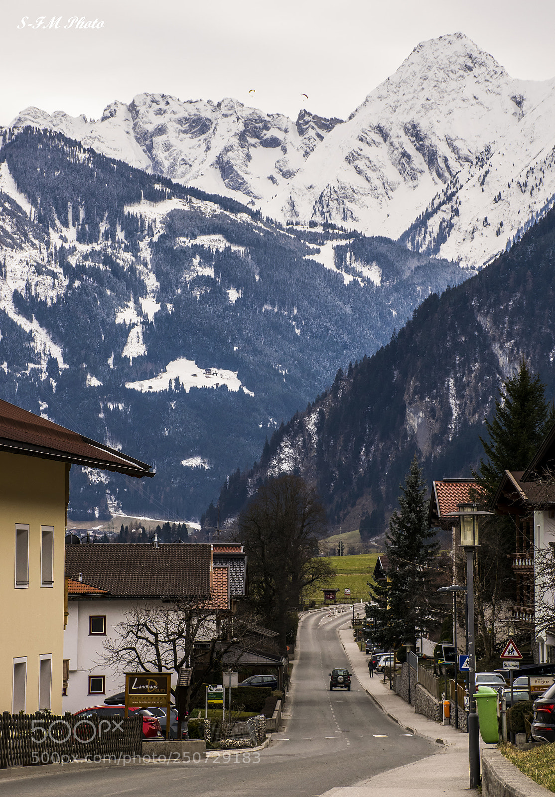 Nikon D5300 sample photo. On the road photography