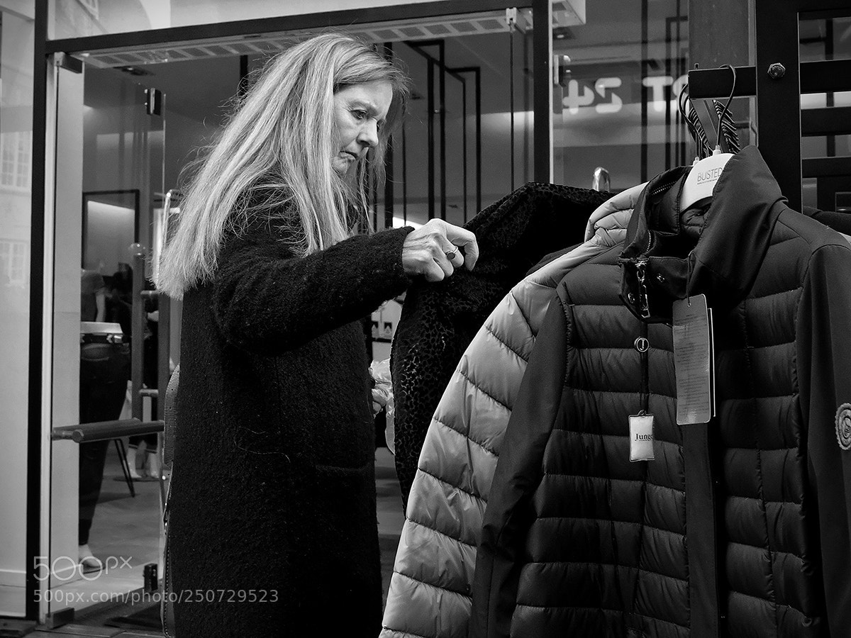 Fujifilm X-Pro2 sample photo. Looking for a bargain photography
