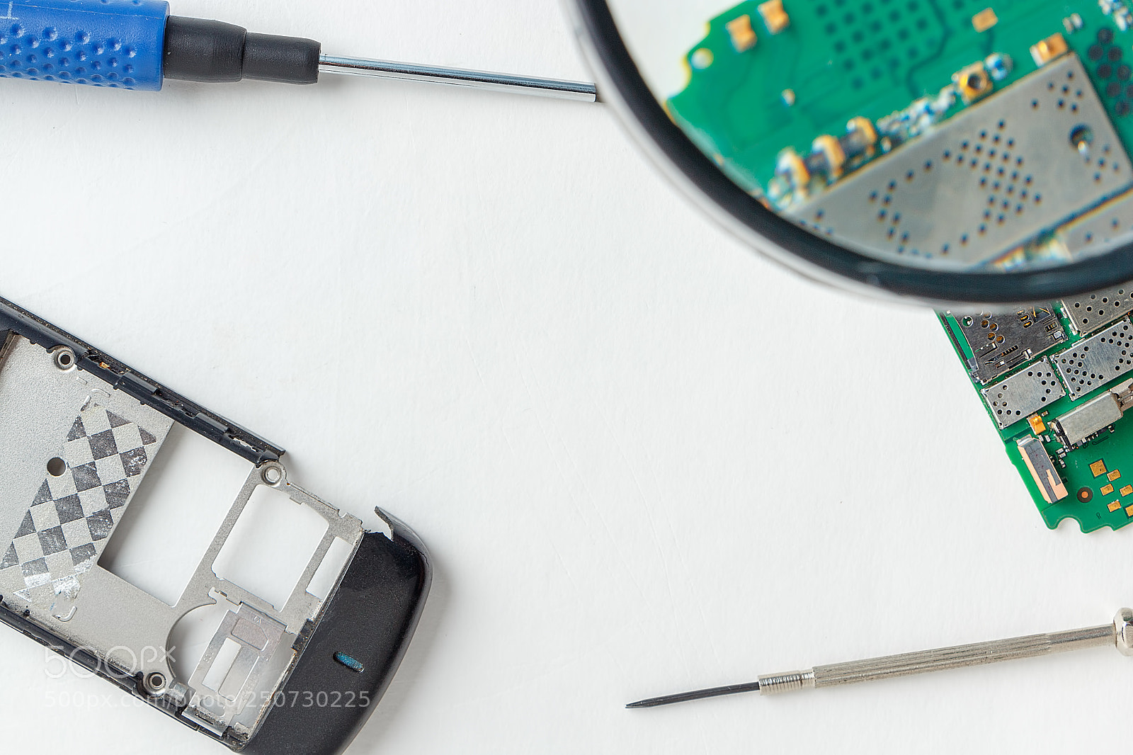 Canon EOS 700D (EOS Rebel T5i / EOS Kiss X7i) sample photo. Repair of telephone chips photography