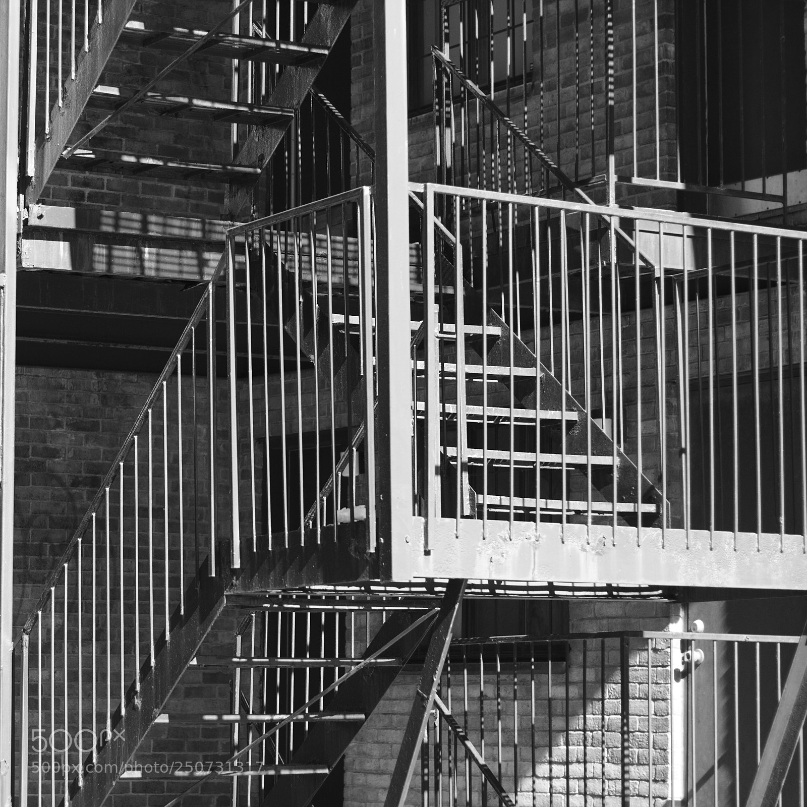 Canon EOS 700D (EOS Rebel T5i / EOS Kiss X7i) + Canon EF 50mm F1.8 STM sample photo. B&w stairs photography