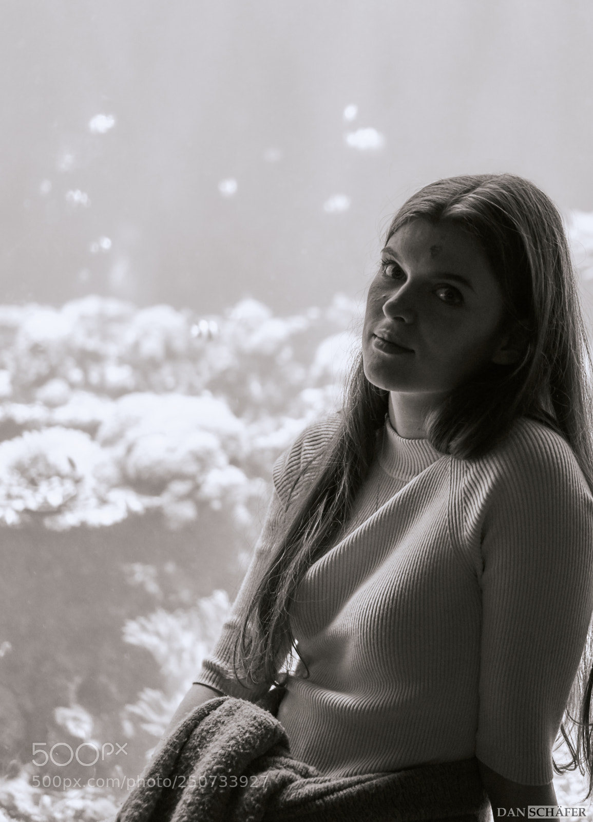 Sony a6000 sample photo. Monochrome under the surface photography