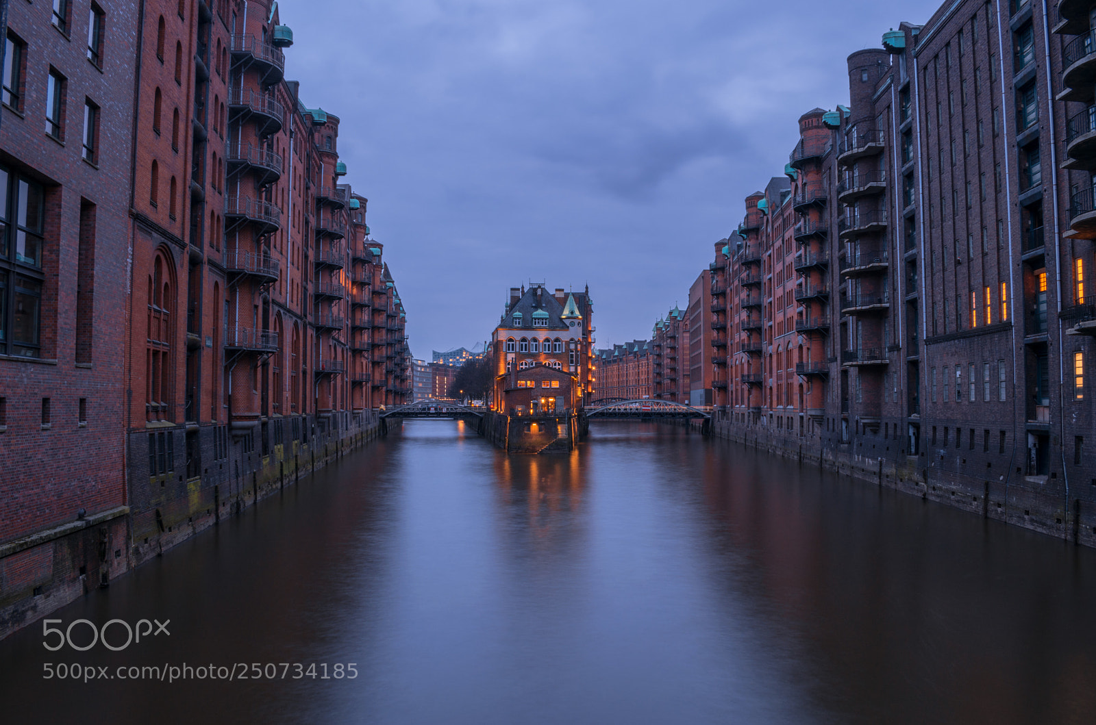 Nikon D3300 sample photo. Speicherstadt at cloudy sunset photography