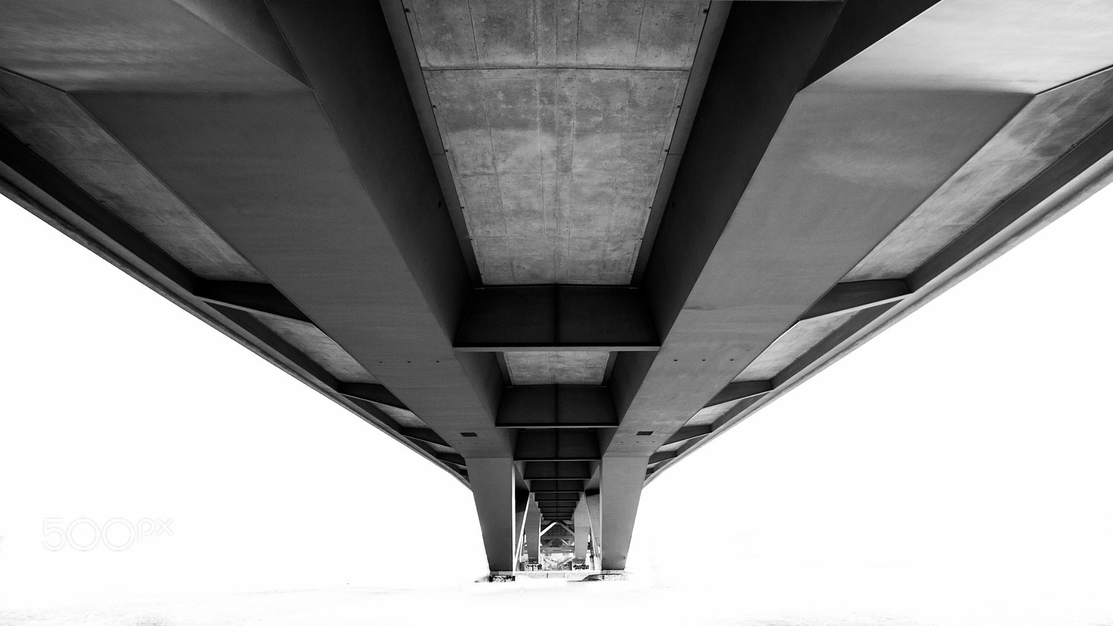 Canon EOS 1100D (EOS Rebel T3 / EOS Kiss X50) sample photo. Symmetry photography