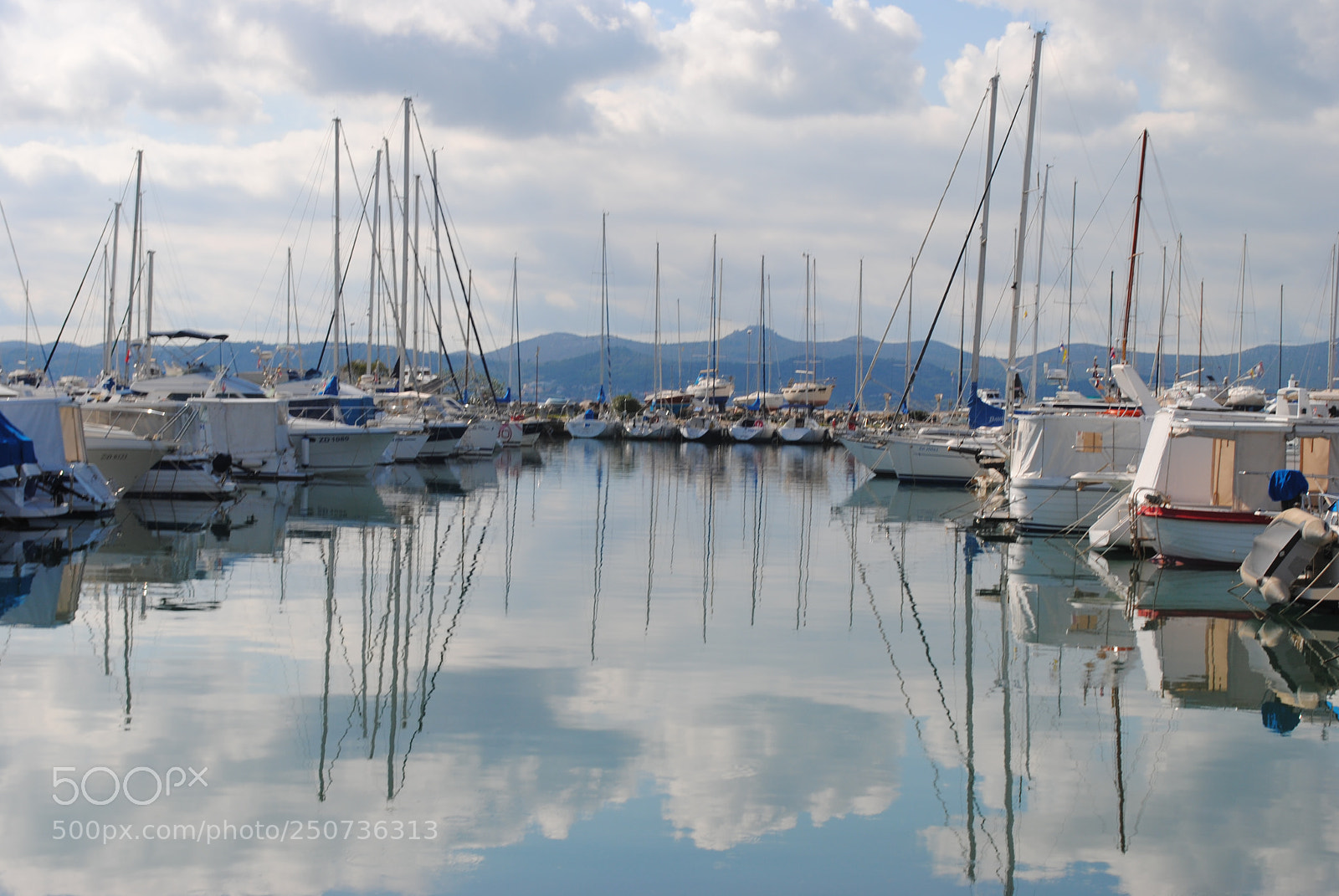 Nikon D3000 sample photo. Reflection from pretty zadar photography