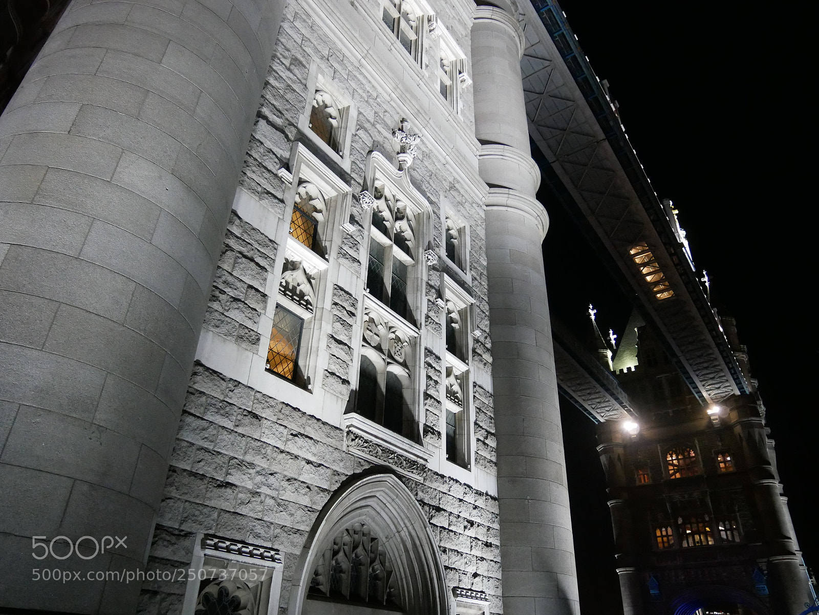 Panasonic Lumix DMC-GX85 (Lumix DMC-GX80 / Lumix DMC-GX7 Mark II) sample photo. Tower bridge photography