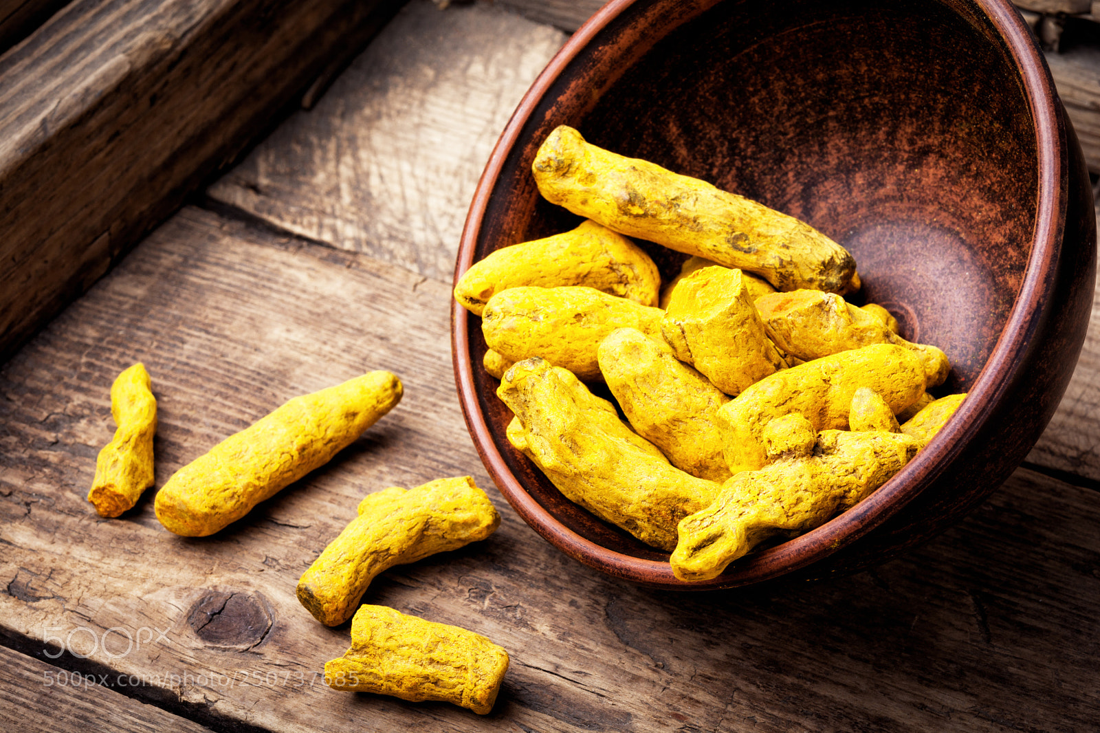 Nikon D7100 sample photo. Roots and turmeric powder photography