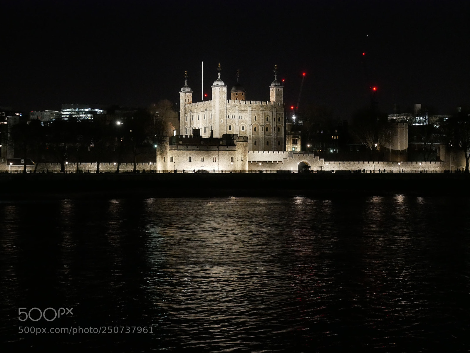 Panasonic Lumix DMC-GX85 (Lumix DMC-GX80 / Lumix DMC-GX7 Mark II) sample photo. Tower of london photography