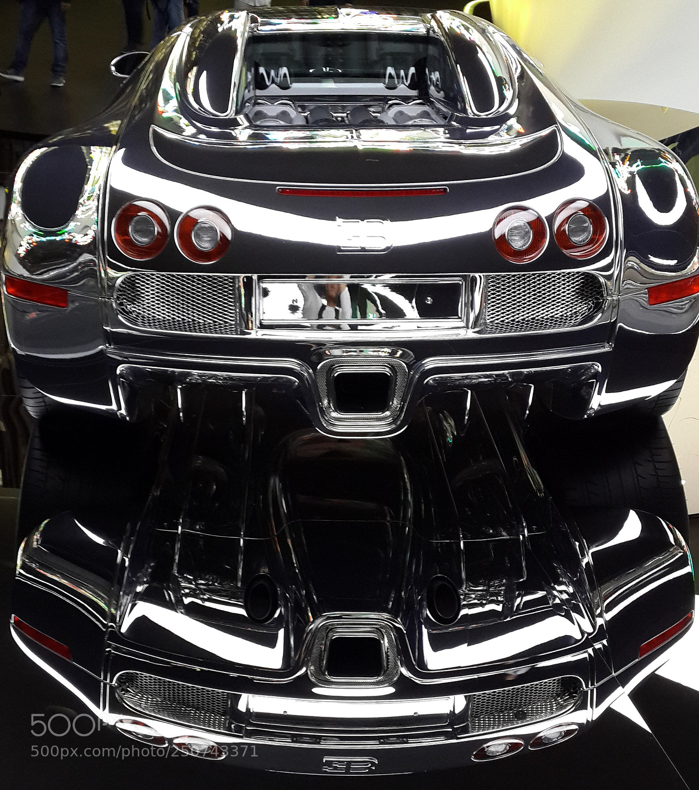 Samsung Galaxy S4 sample photo. Bugatti veyron reflection photography