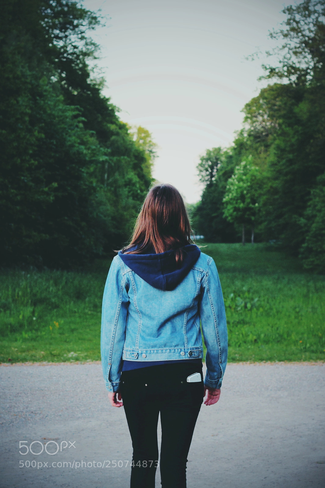 Canon EOS 600D (Rebel EOS T3i / EOS Kiss X5) sample photo. Mystery girl photography