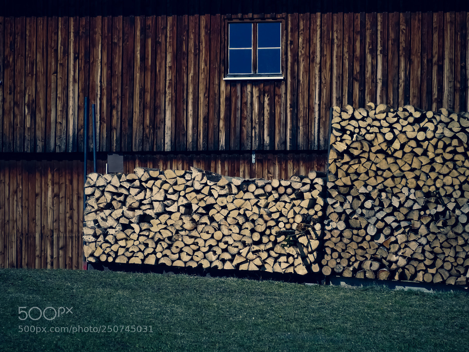 Panasonic Lumix DMC-GX85 (Lumix DMC-GX80 / Lumix DMC-GX7 Mark II) sample photo. Barn photography
