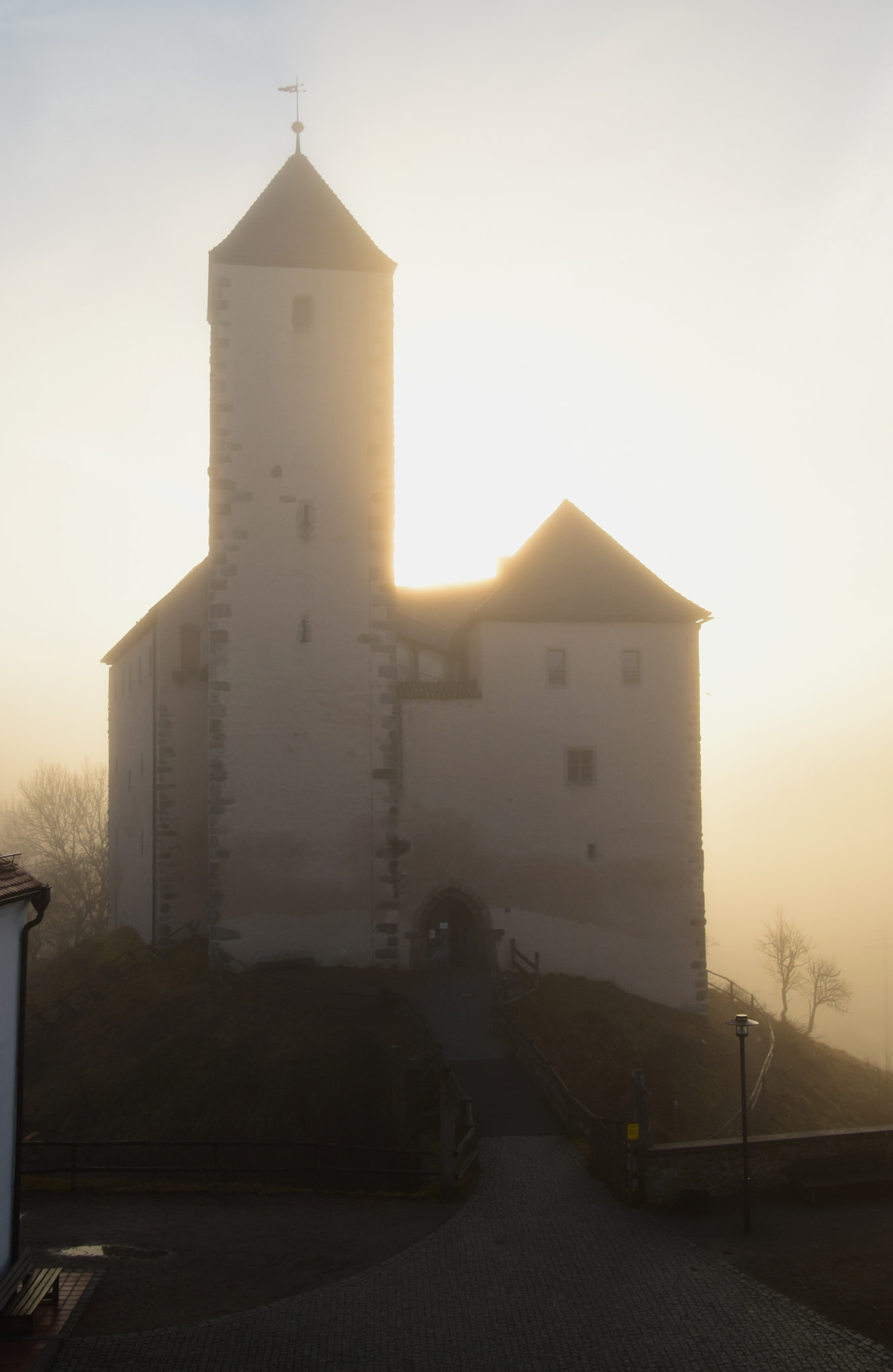 Nikon D5600 + Tamron 18-270mm F3.5-6.3 Di II VC PZD sample photo. Castle trausnitz in morning mist photography