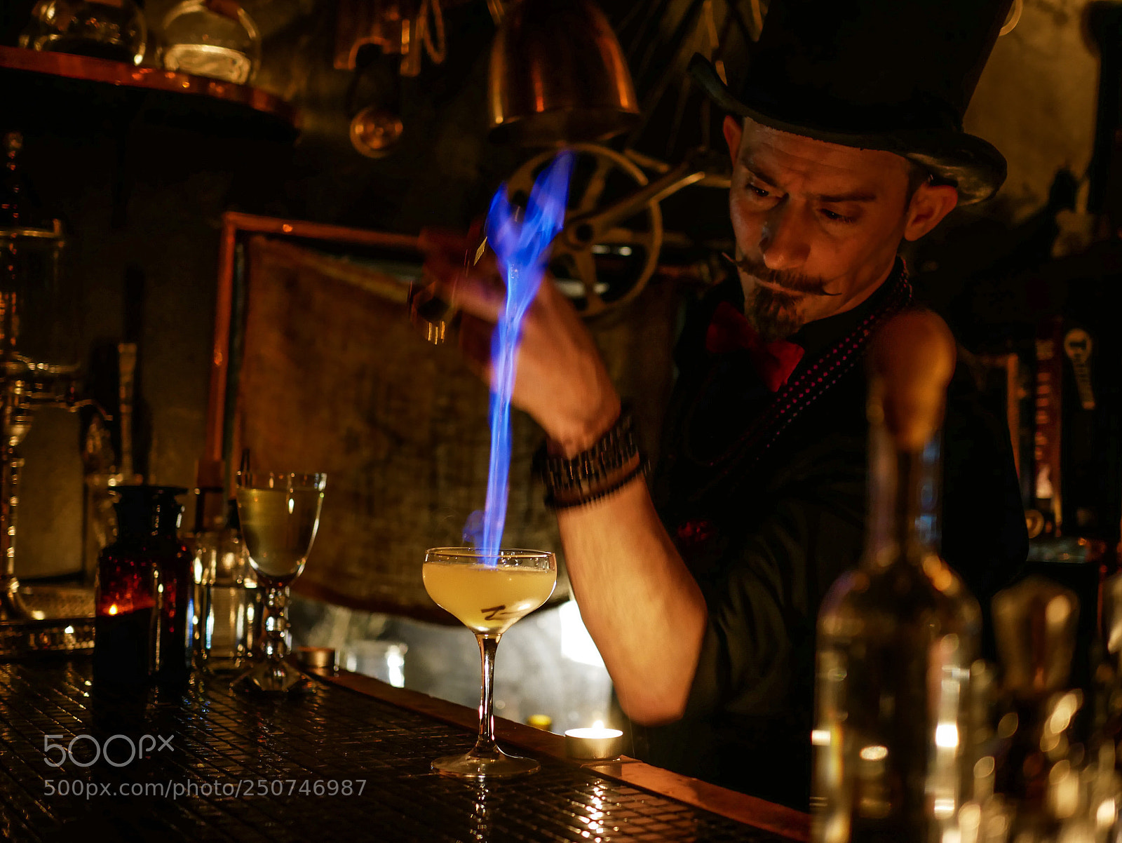 Panasonic Lumix DMC-G85 (Lumix DMC-G80) sample photo. L escamoteur what sorcery photography