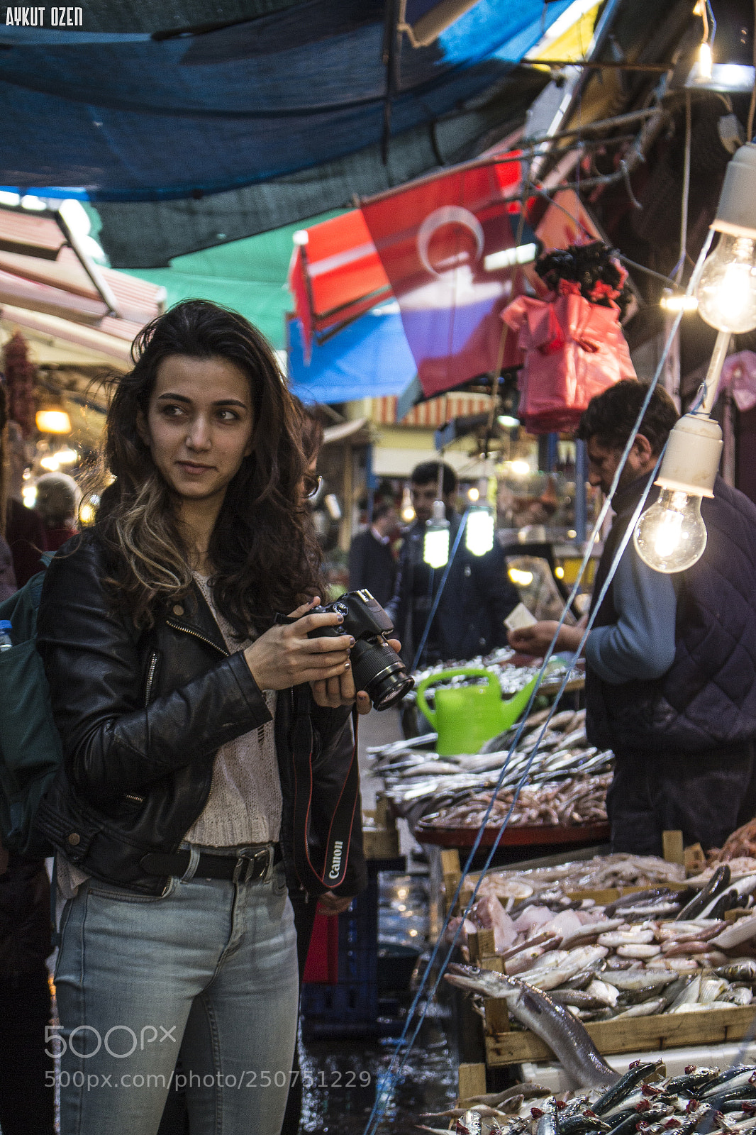 Canon EOS 700D (EOS Rebel T5i / EOS Kiss X7i) sample photo. In the turkish bazaar photography