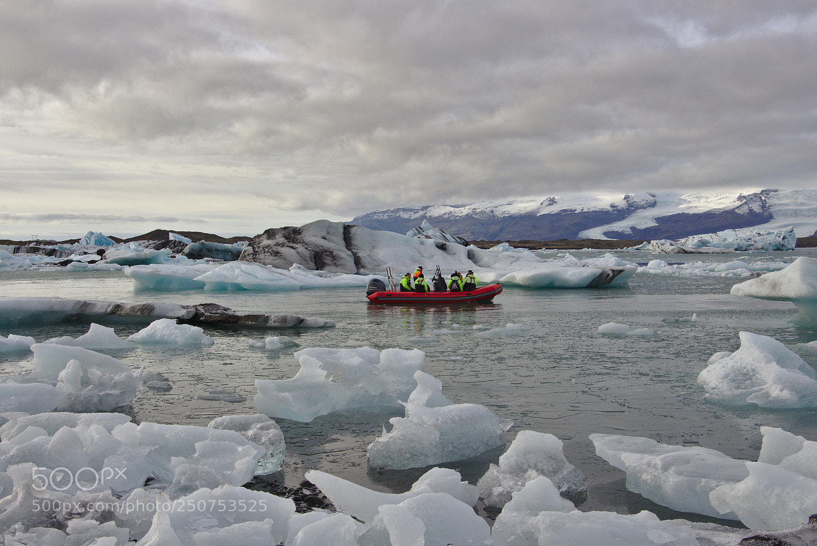 Canon EOS 700D (EOS Rebel T5i / EOS Kiss X7i) sample photo. Discovering jokulsarlon glacier lagoon photography