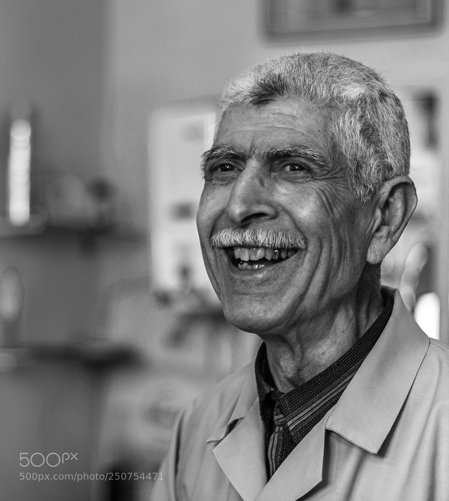 Canon EOS 700D (EOS Rebel T5i / EOS Kiss X7i) sample photo. The barber shop photography