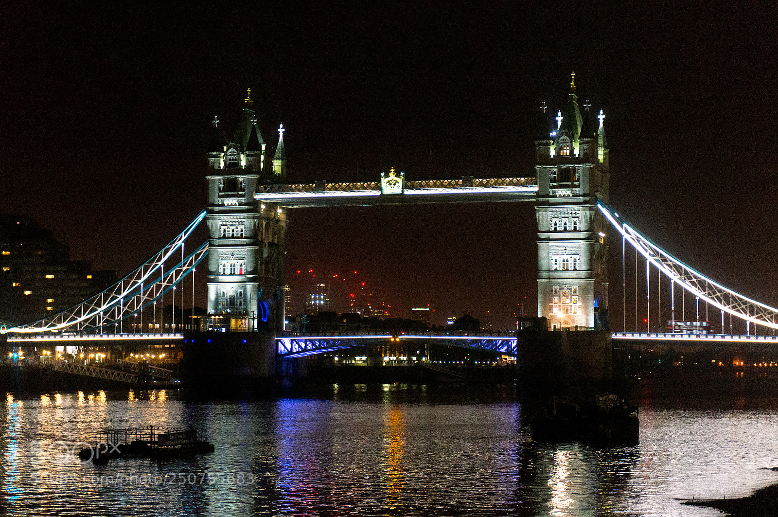 Sony Alpha NEX-6 sample photo. Autumn in london photography