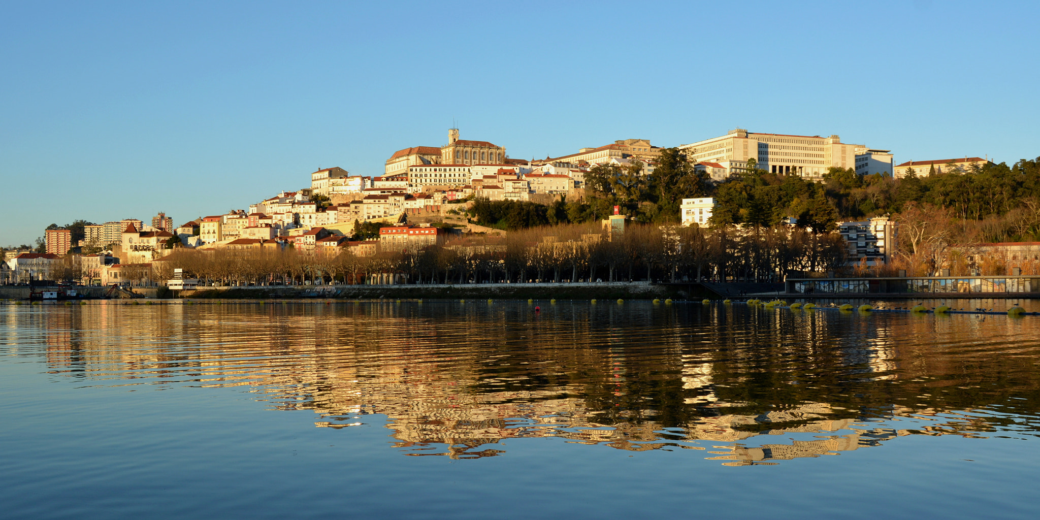 Nikon D5200 + Nikon AF-S DX Nikkor 18-55mm F3.5-5.6G II sample photo. Sunset in coimbra photography