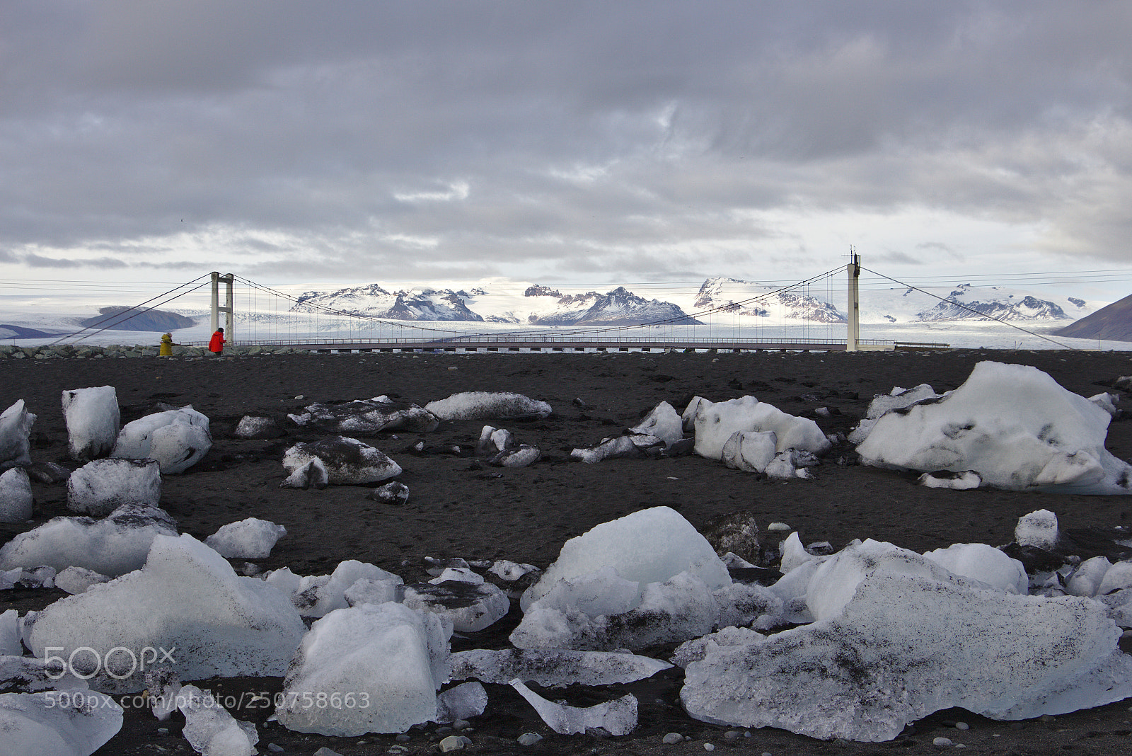 Canon EOS 700D (EOS Rebel T5i / EOS Kiss X7i) sample photo. Diamond beach bridge photography