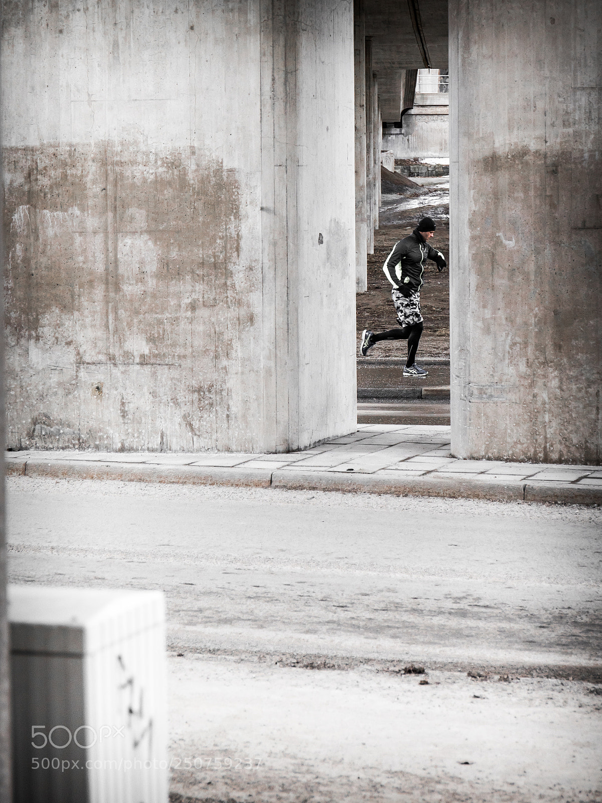Canon EOS 5D Mark IV sample photo. Under the red line photography