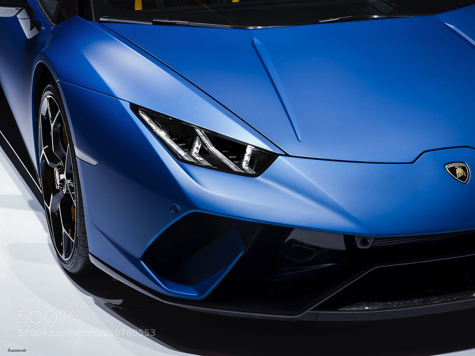 Olympus OM-D E-M5 II sample photo. Huracan performante spyder photography