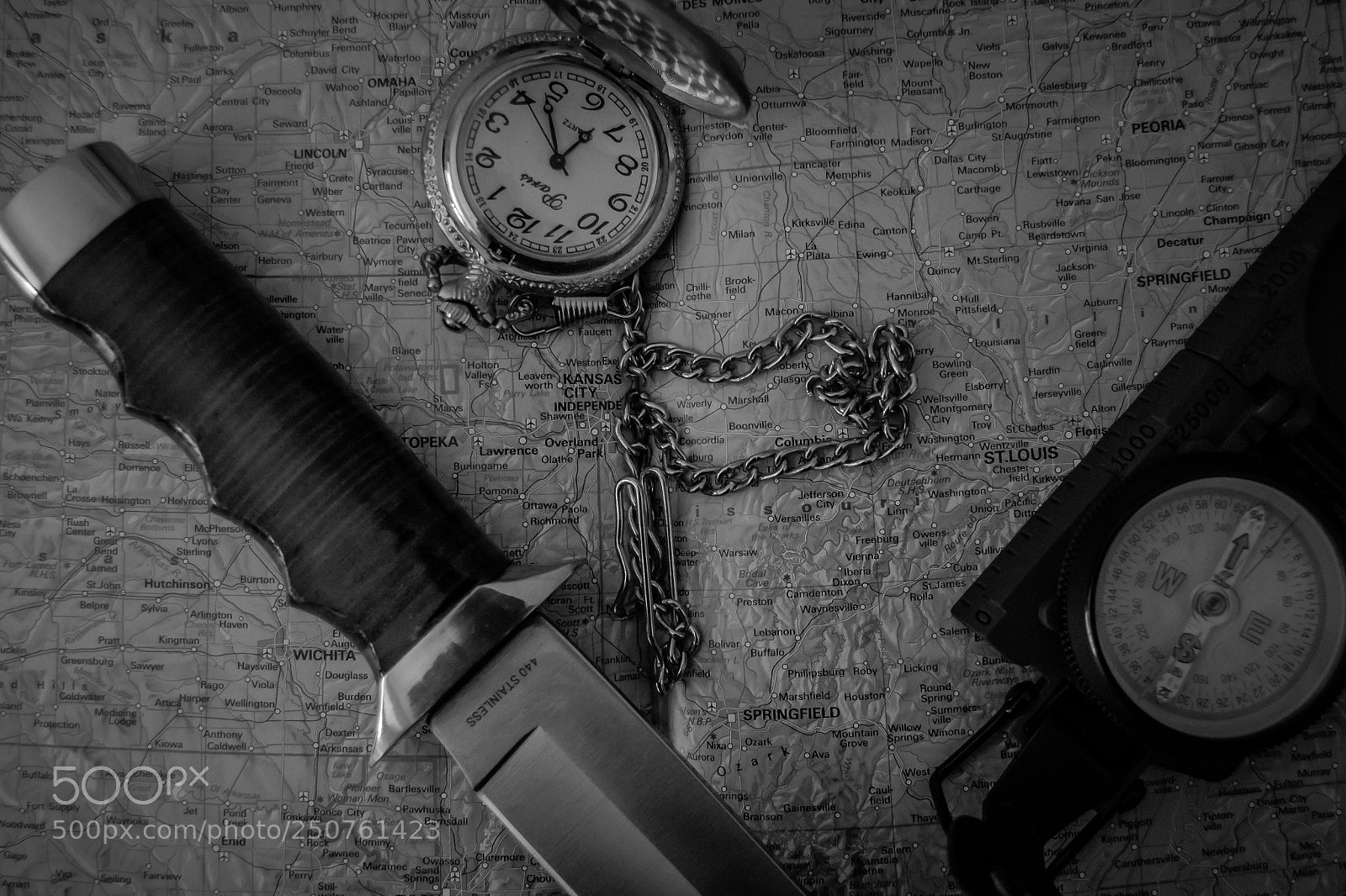 Nikon D3100 sample photo. Explorer's kit photography