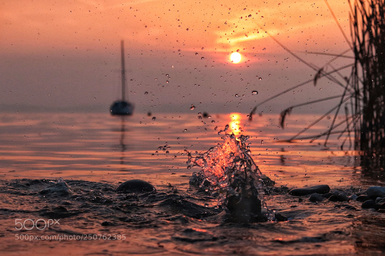 Canon EOS 77D (EOS 9000D / EOS 770D) sample photo. Tramonto al lago photography
