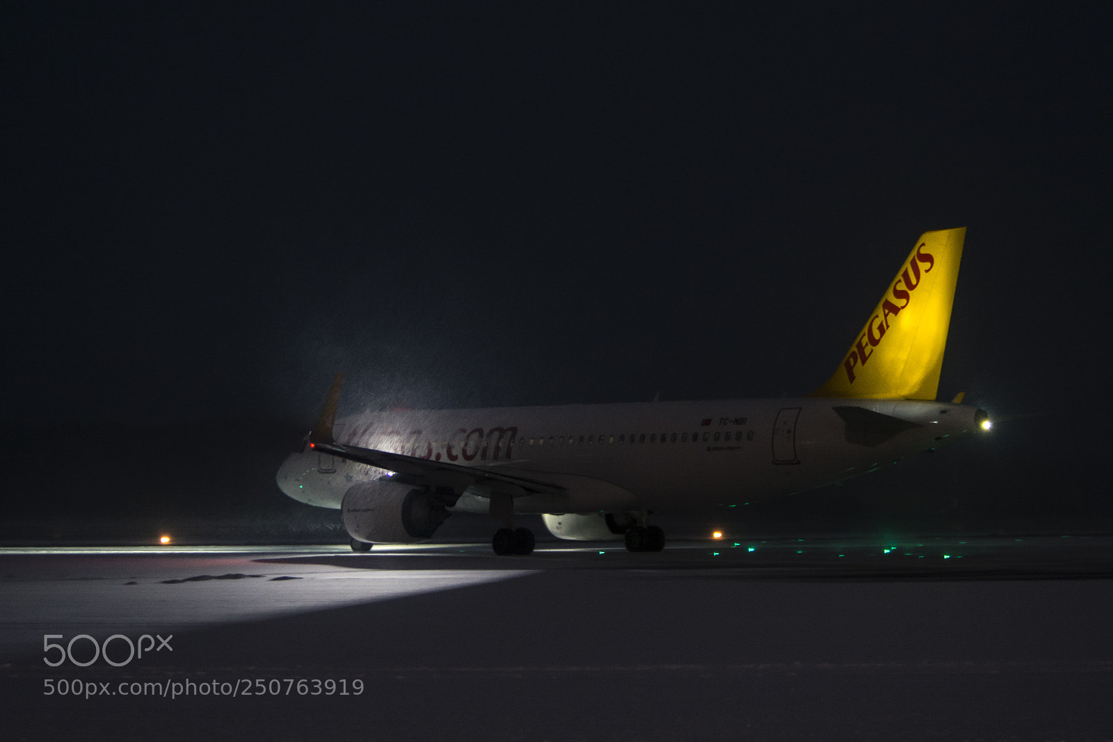 Nikon D5200 sample photo. Airbus neo photography