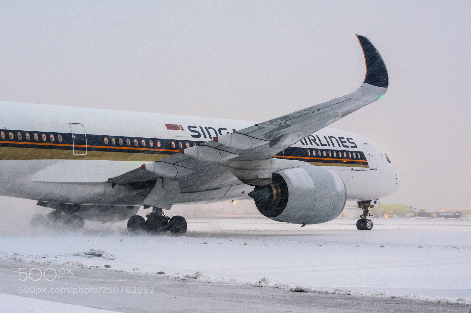 Nikon D5200 sample photo. Airbus a350 photography