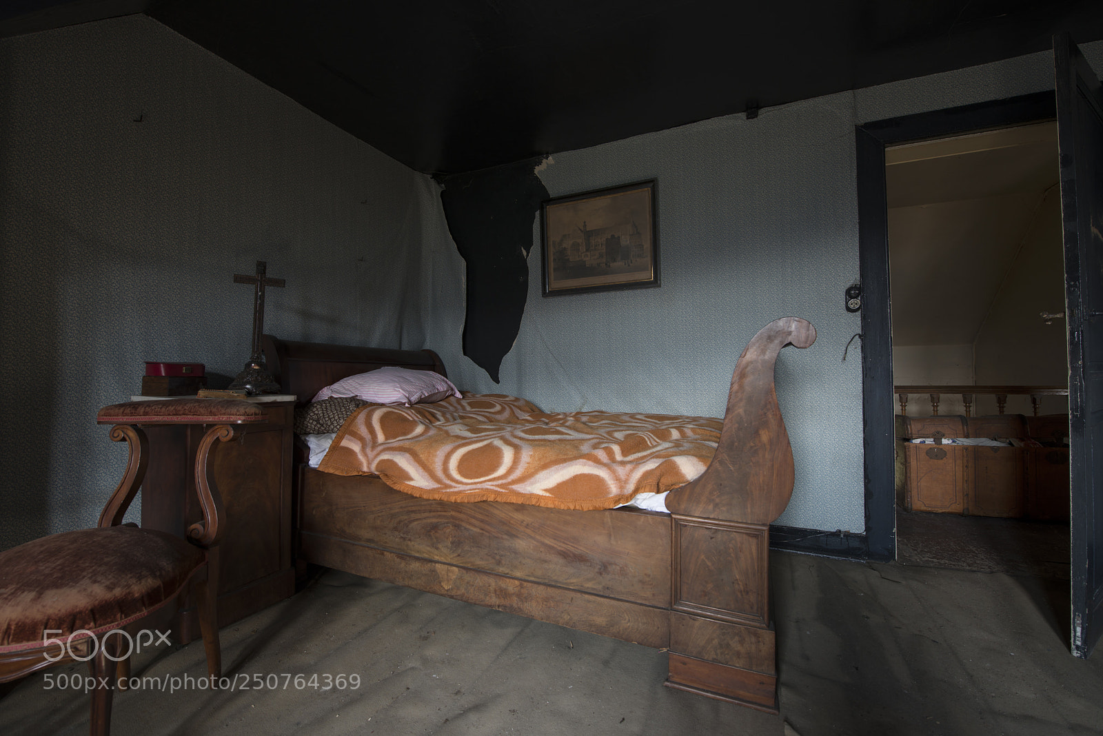 Nikon D800 sample photo. Urbex sleeproom from the photography