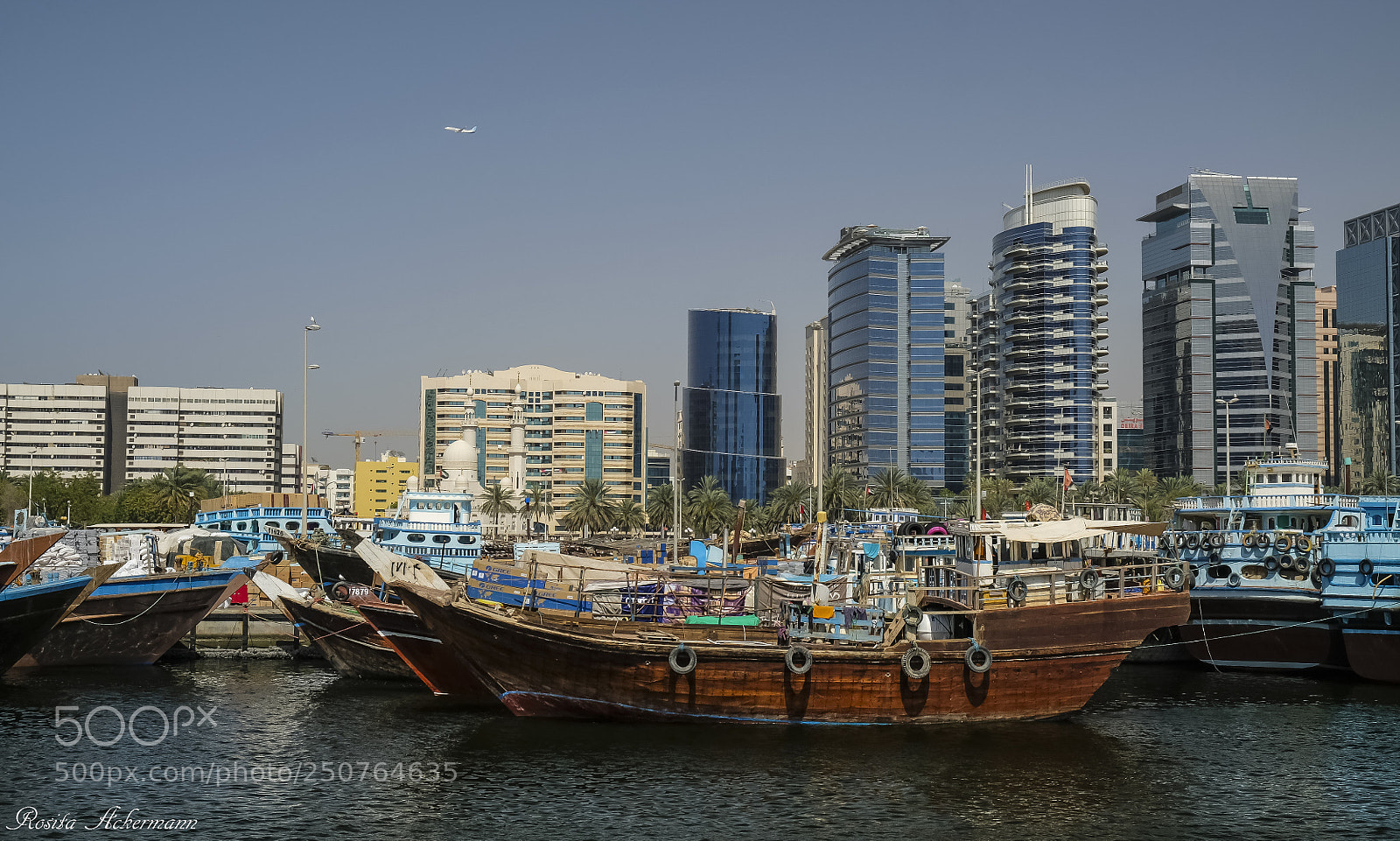 Fujifilm X-T20 sample photo. Old and new transportation photography