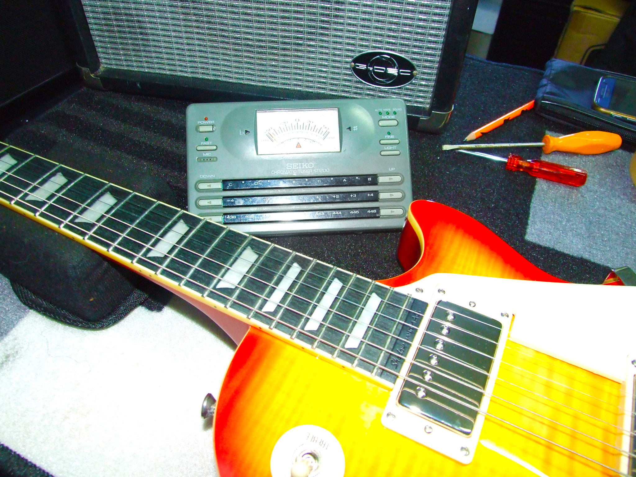 Fujifilm FinePix S6500fd sample photo. Electric guitar photography