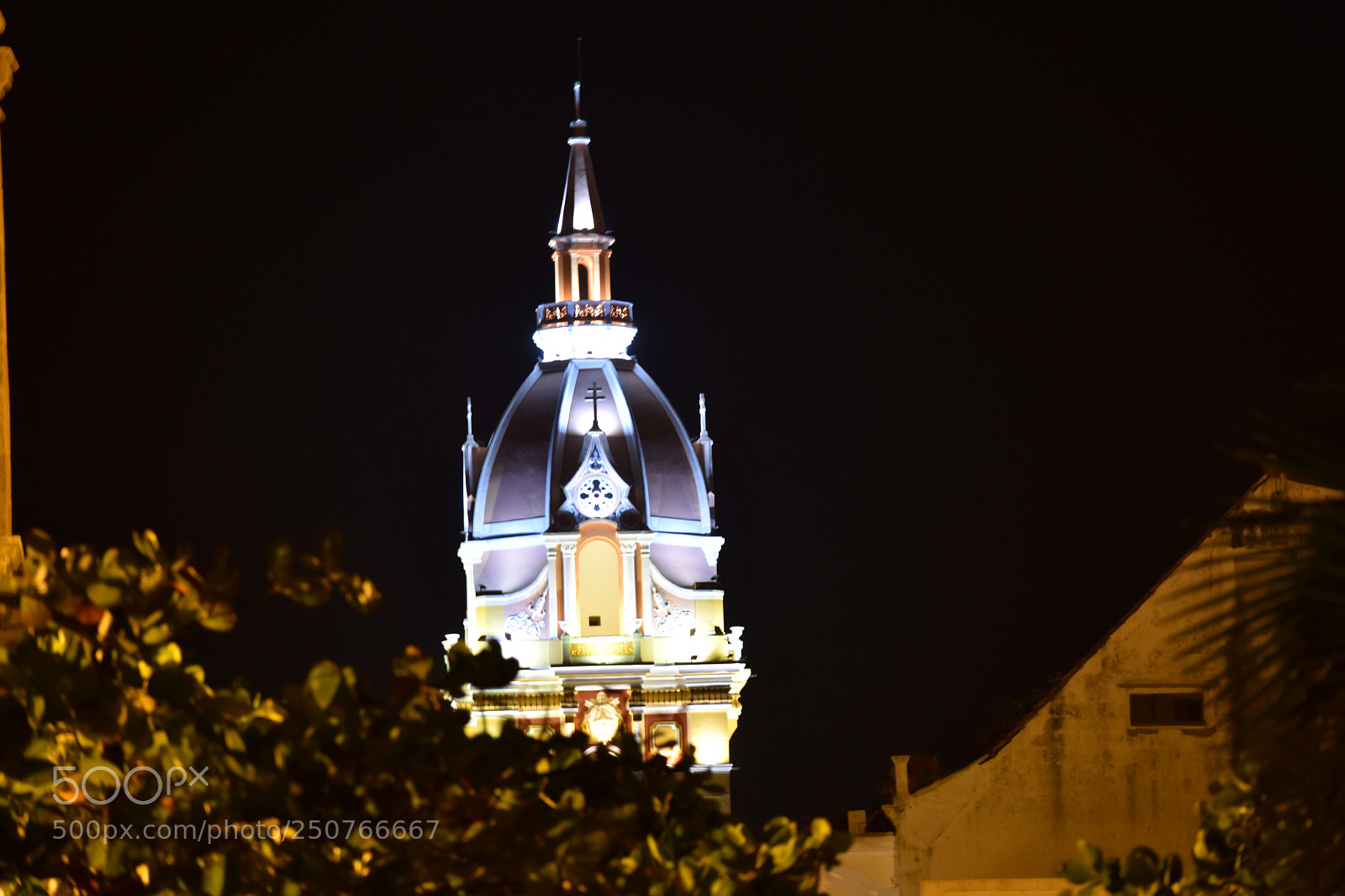 Nikon D5600 sample photo. Alejandría church dome photography