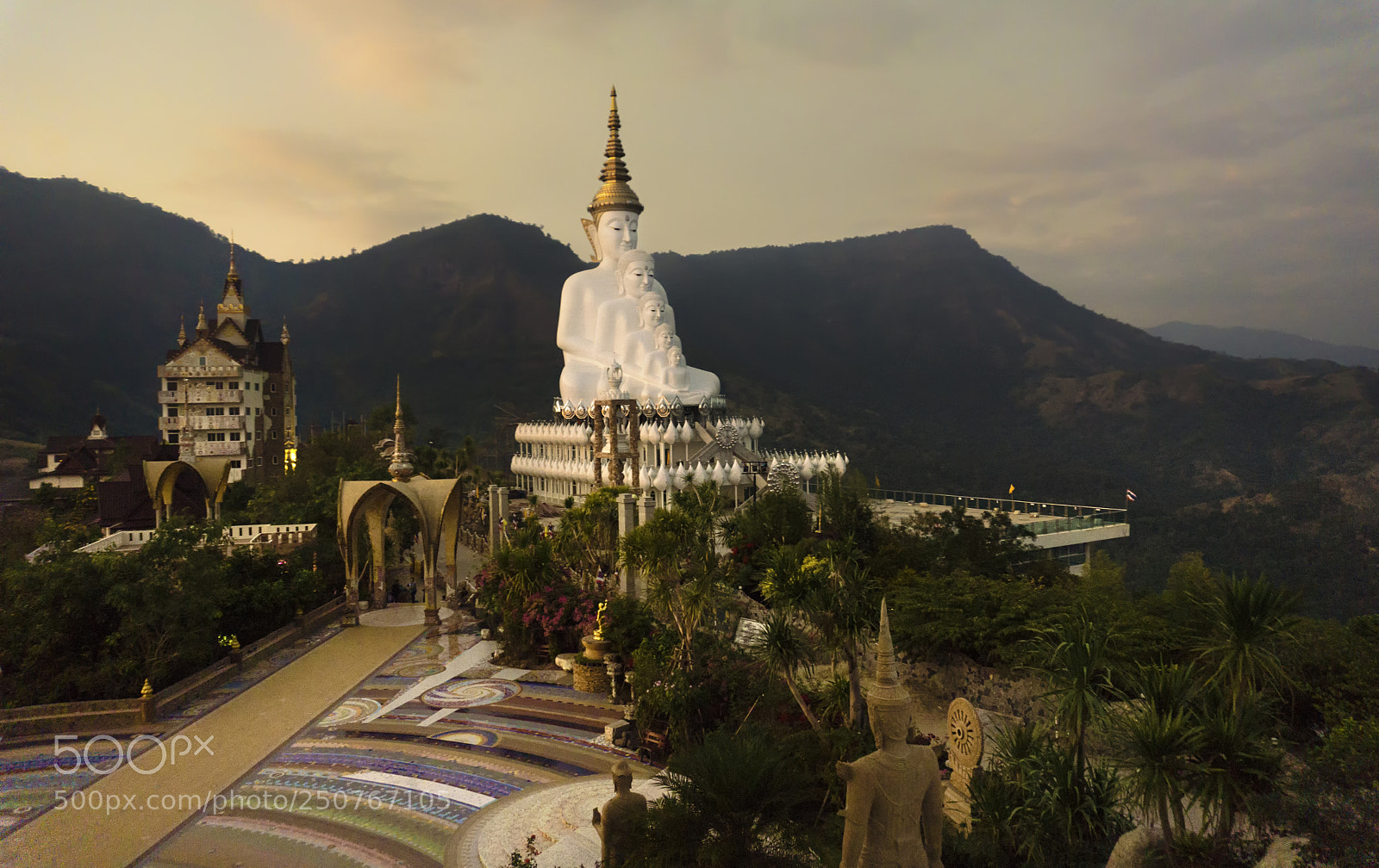 Sony a6000 sample photo. Wat prathat phasornkaew photography