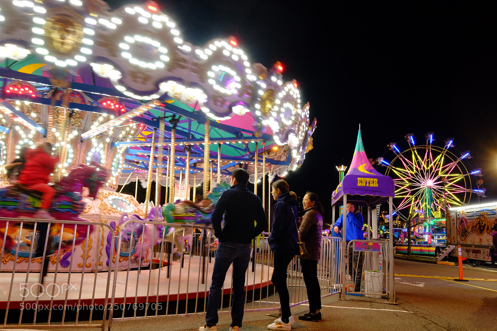 Fujifilm X-T1 sample photo. Going round and round photography