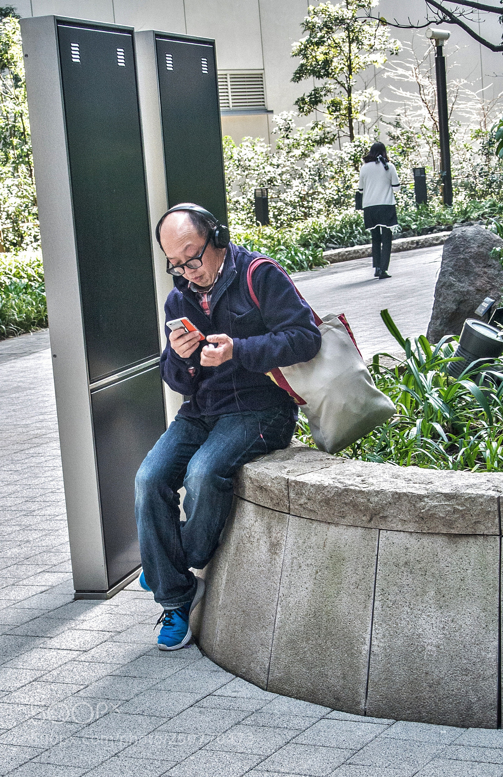 Nikon 1 V1 sample photo. People who listen to photography