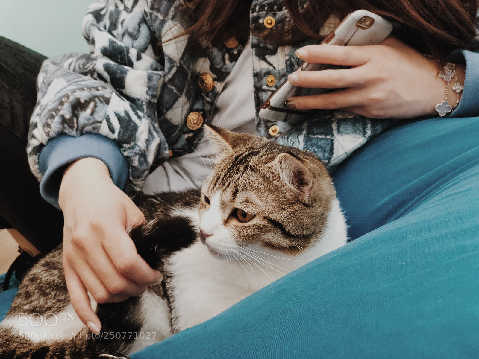 Apple iPhone X sample photo. Touch of care photography