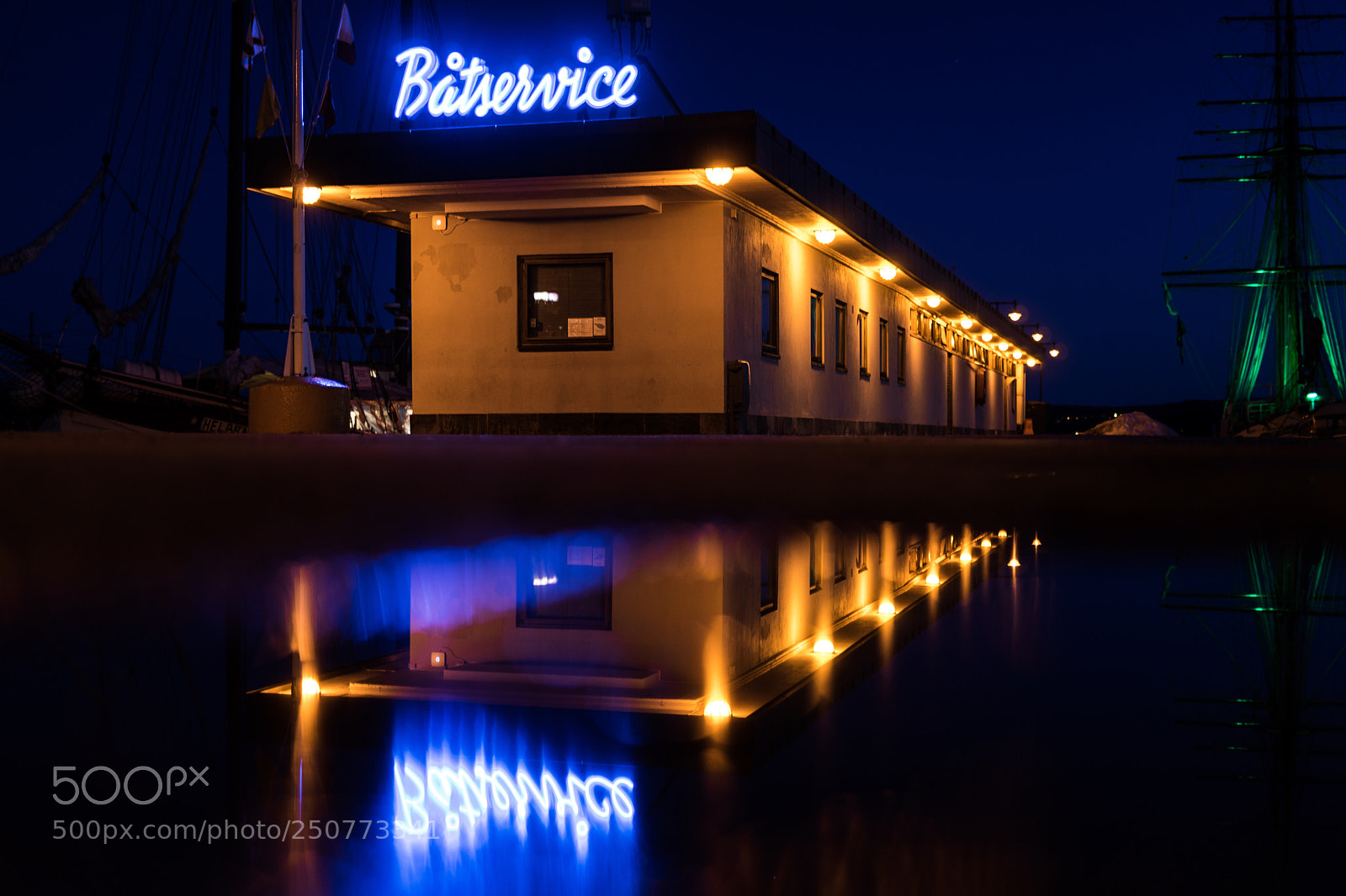 Sony a7 sample photo. Neon photography