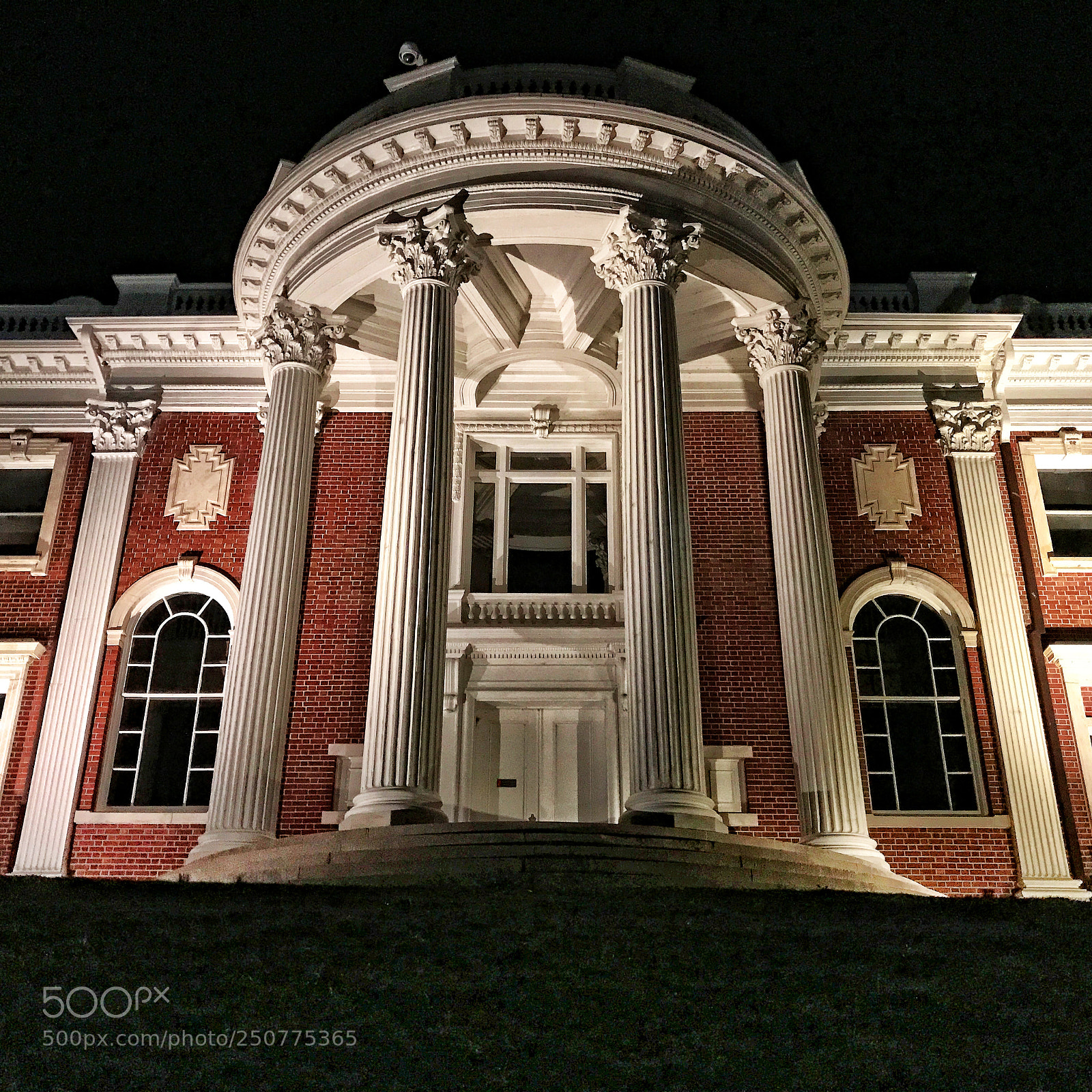 Apple iPhone 7 sample photo. Hunter museum portico photography