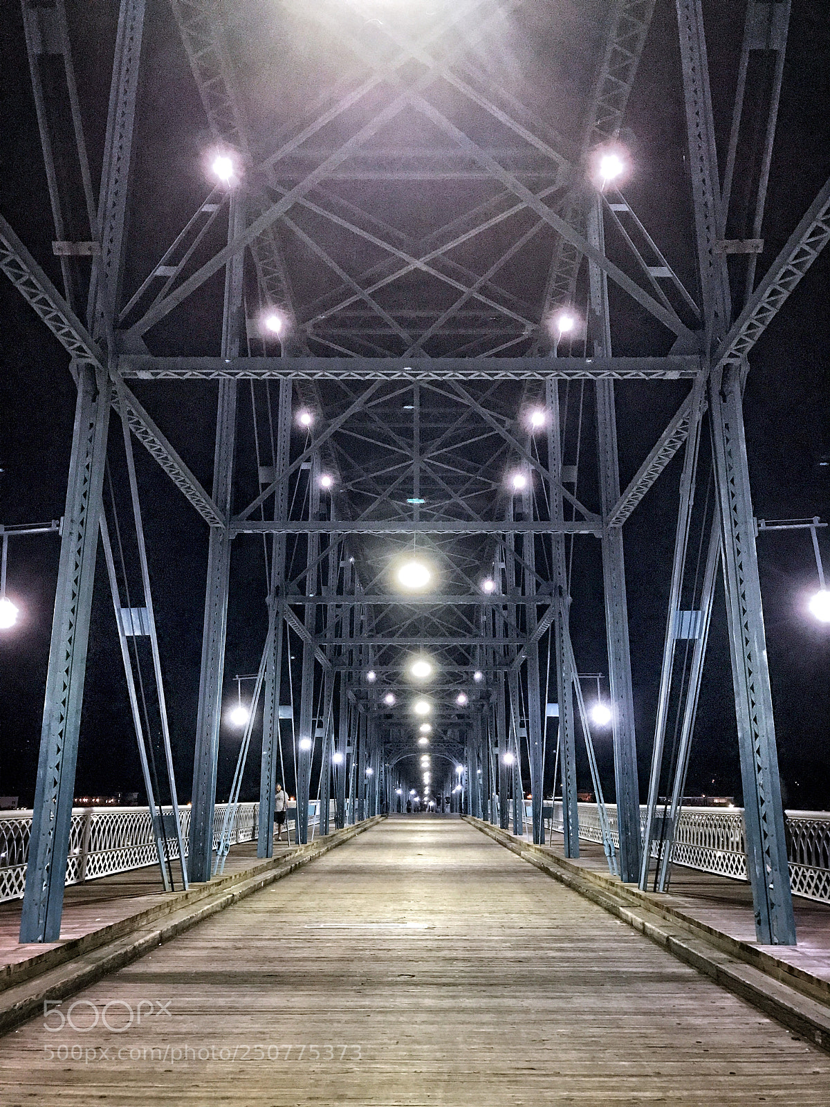 Apple iPhone 7 sample photo. Walnut street bridge perspective photography